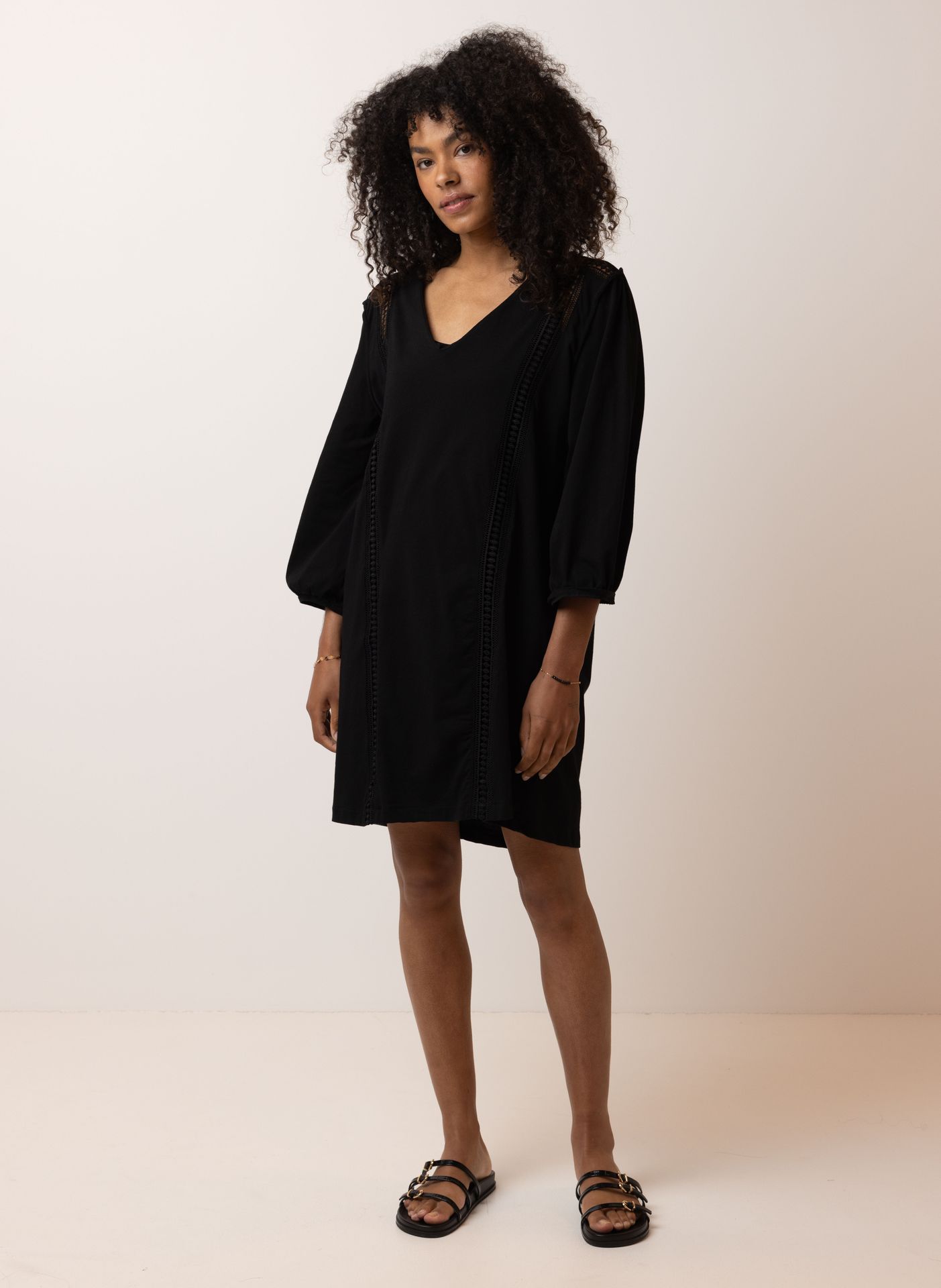 Norah Zwarte midi jurk black 211009-001