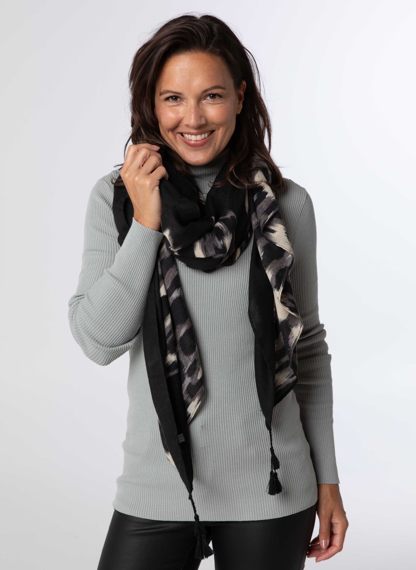 Norah Sjaal zwart black multicolor 212067-020