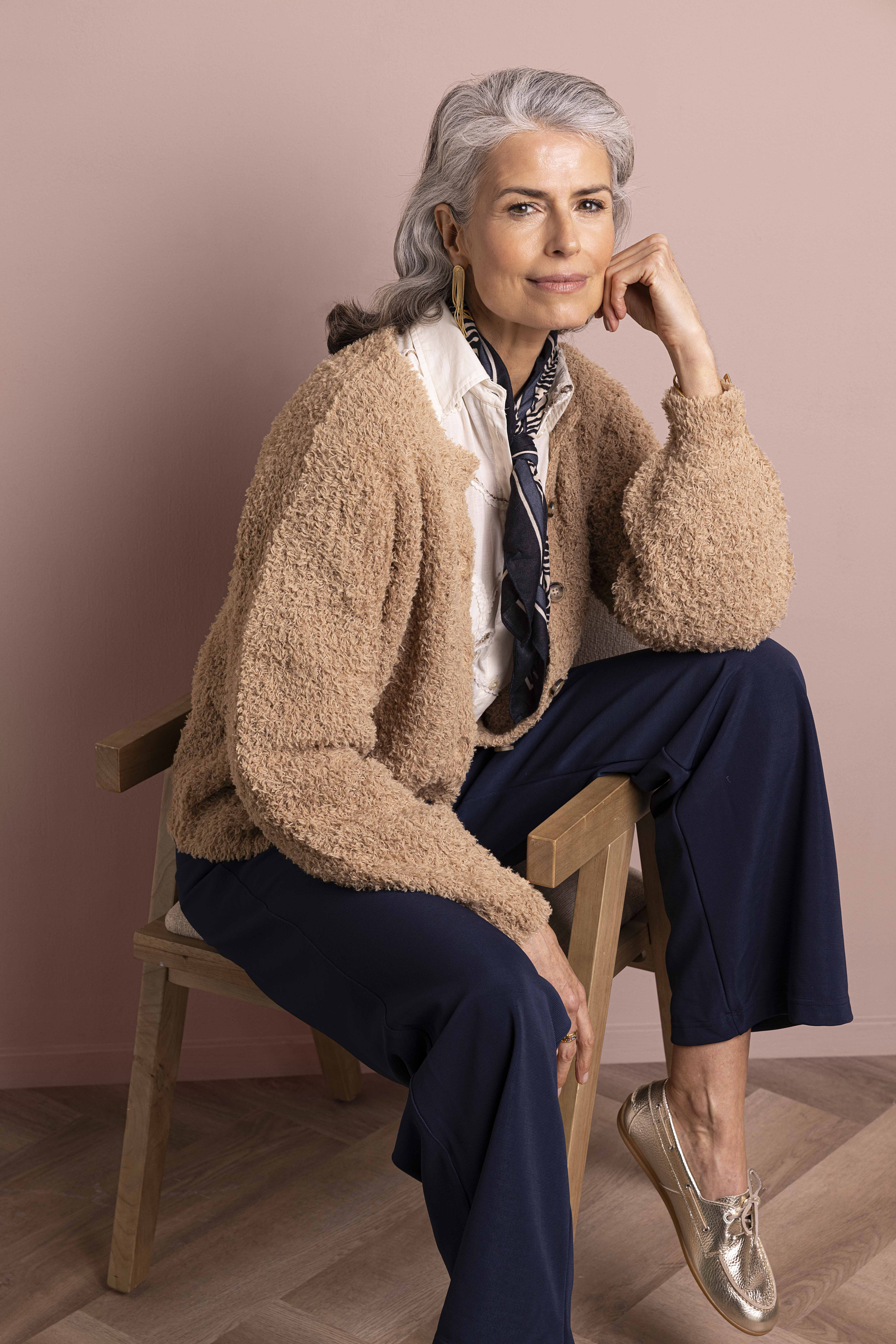 Taupe vest van een zachte stof | Norah Dameskleding maat 34 t/m 48