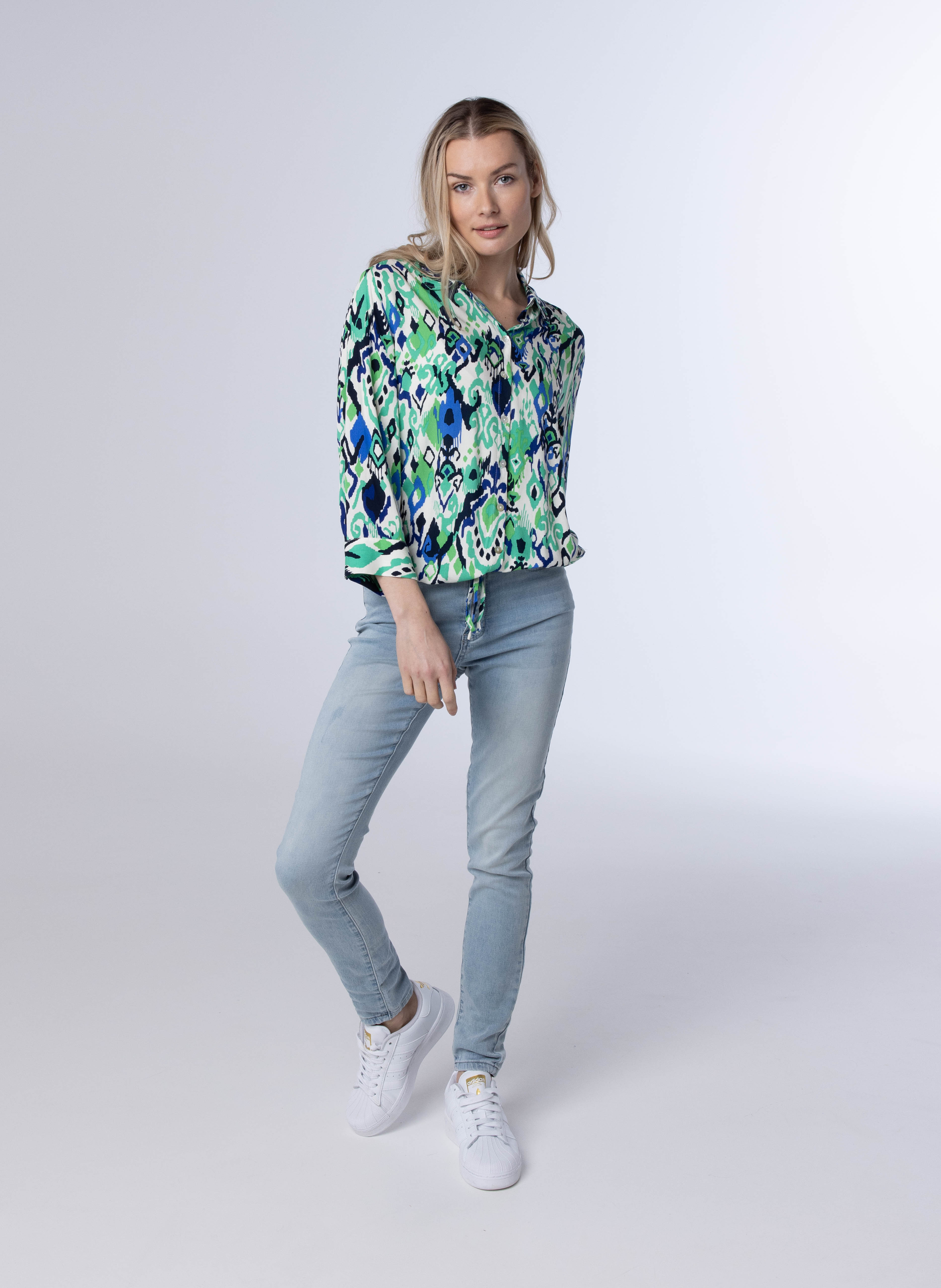 Meerkleurige groene blouse