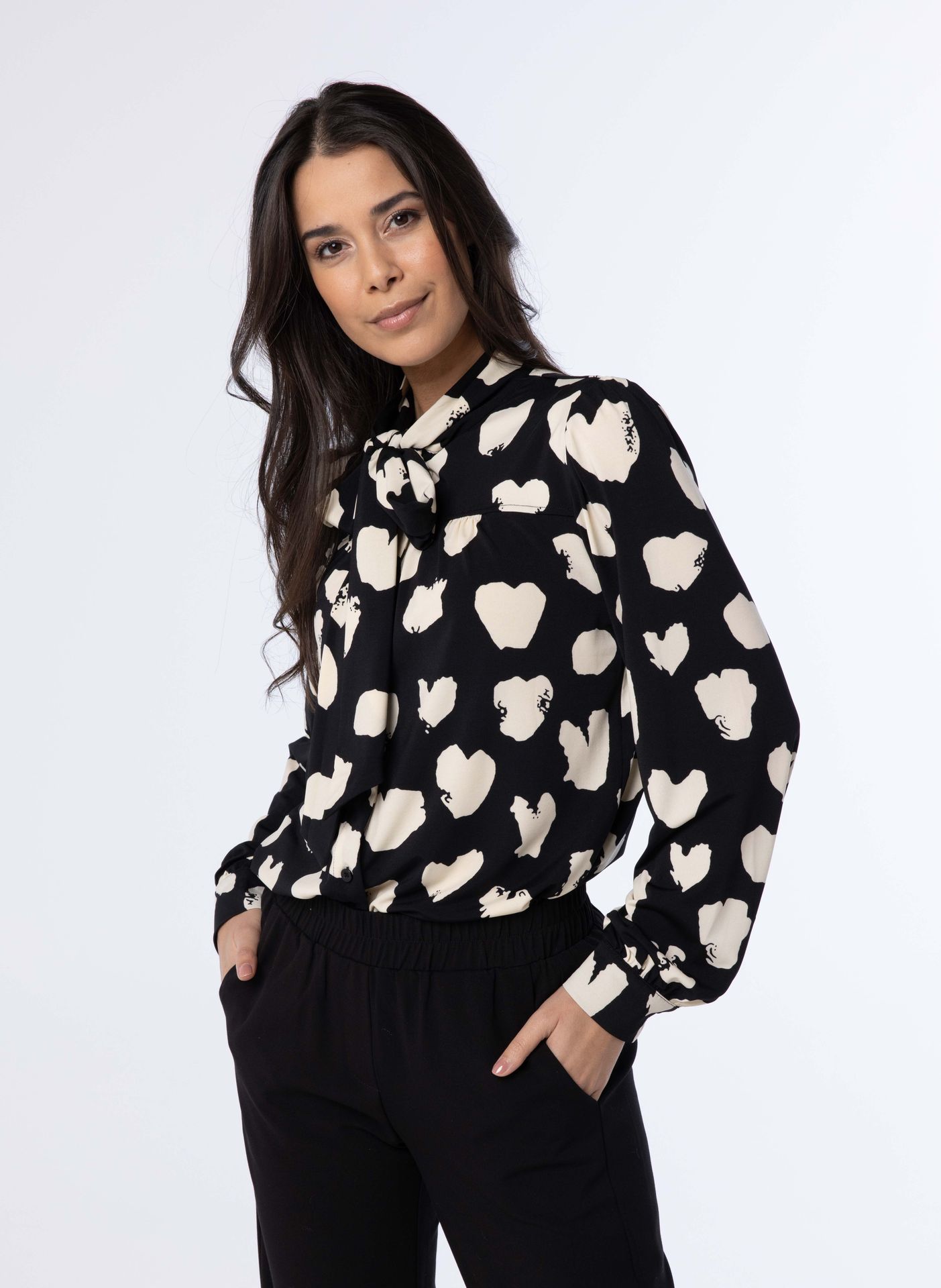Norah Zwarte blouse met strikdetail black/white 214088-031