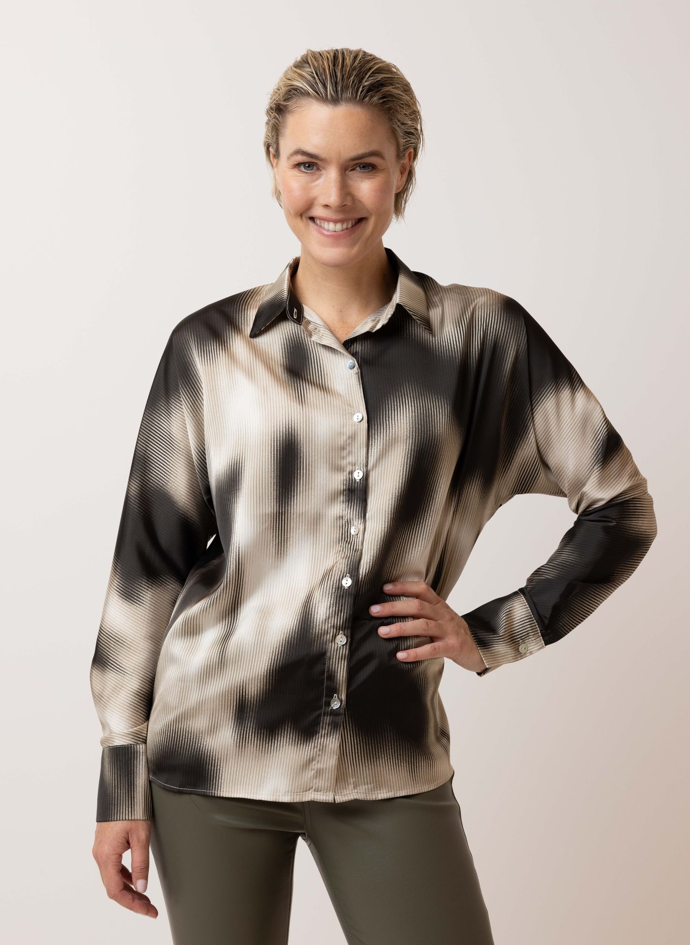  Blouse zwart/zand black/sand 214152-030-44