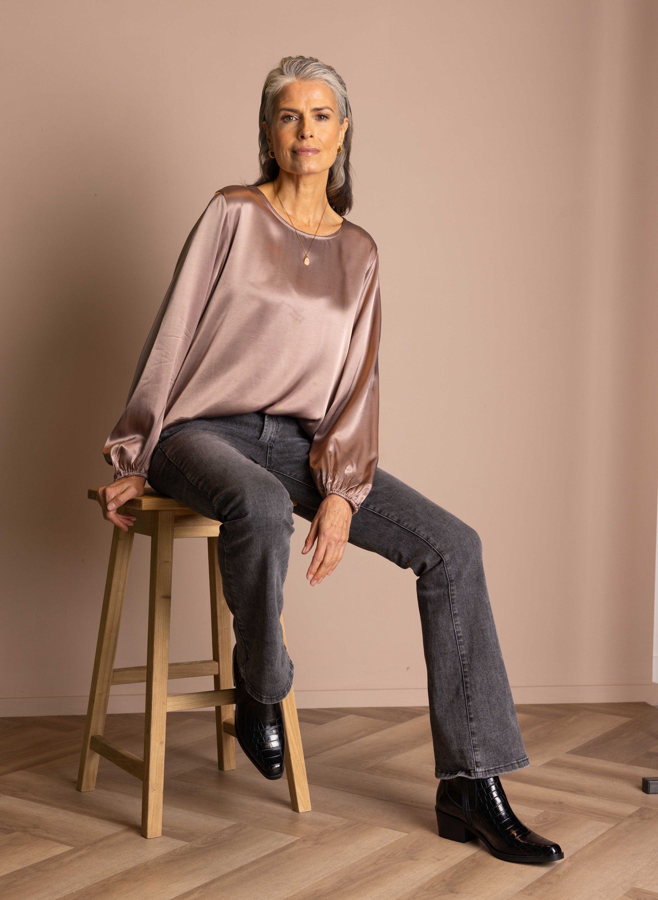 Norah Taupe glanzende blouse taupe 214250-204