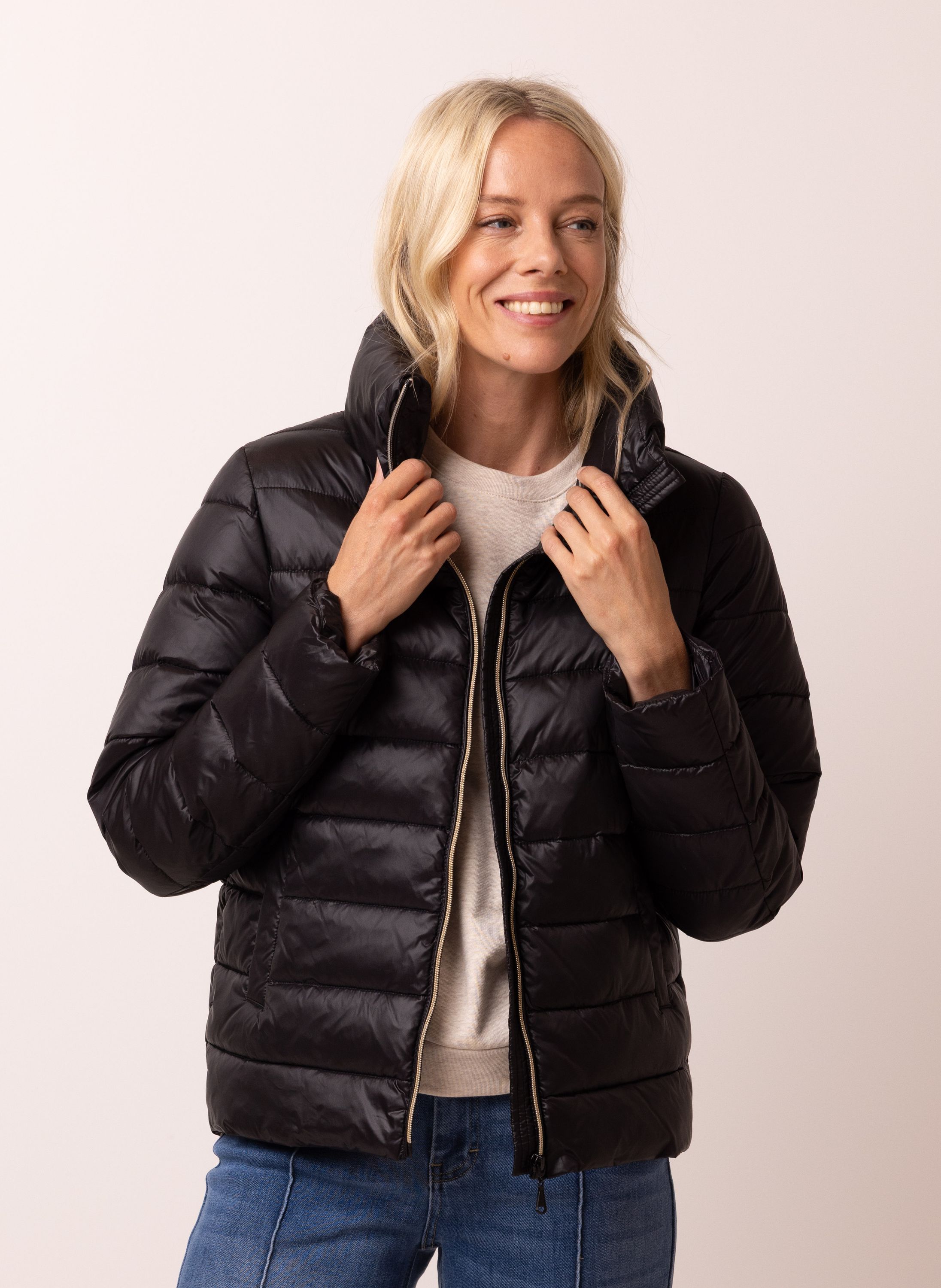 Norah Zwarte gewatteerde jas met glans
 black 214919-001-44