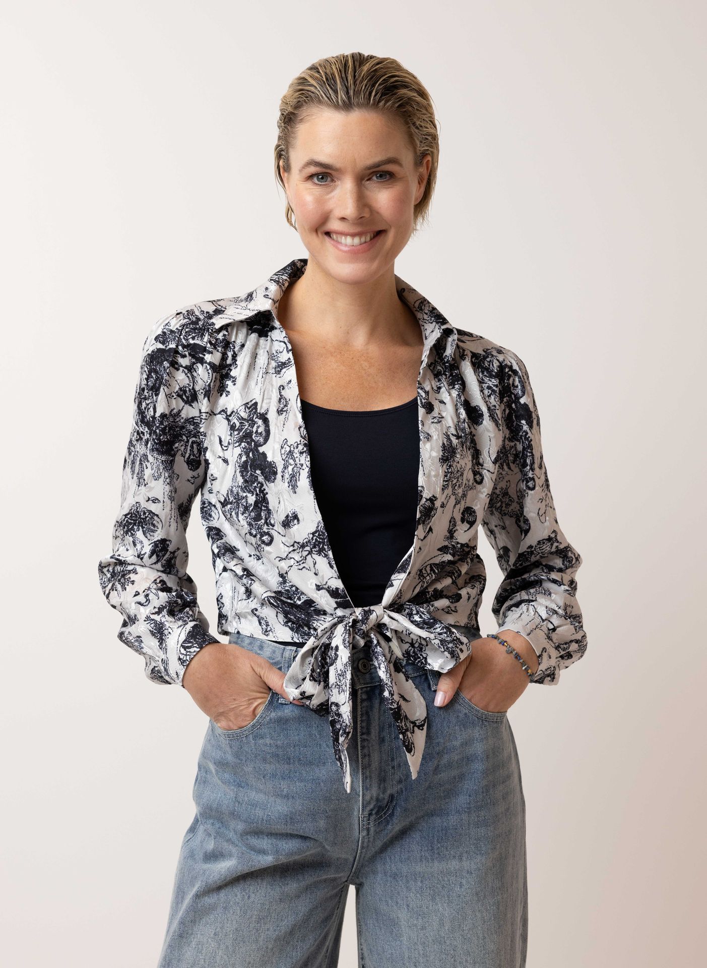 Norah Soepel vallende blouse met knoop blue/grey 214954-440