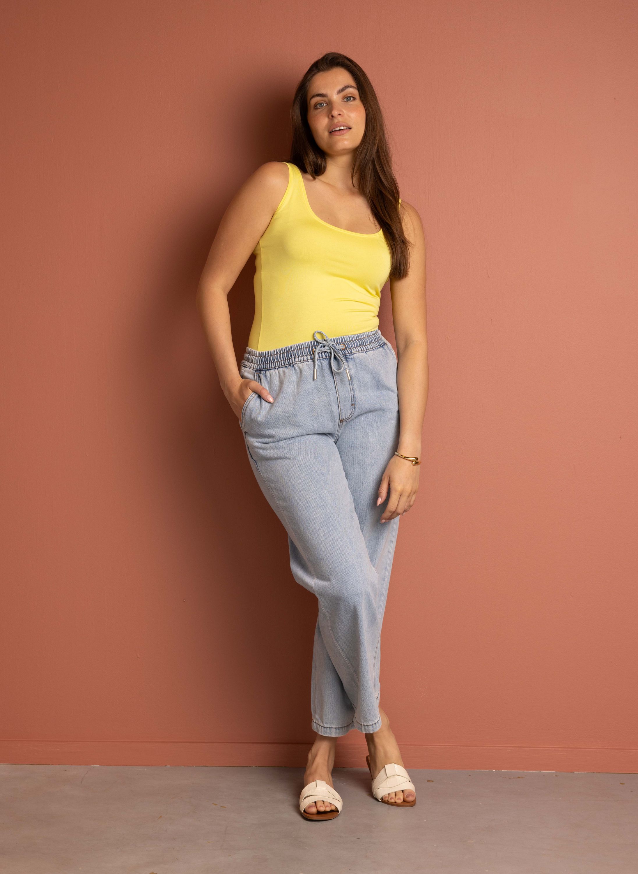 Marianne top pastelgeel