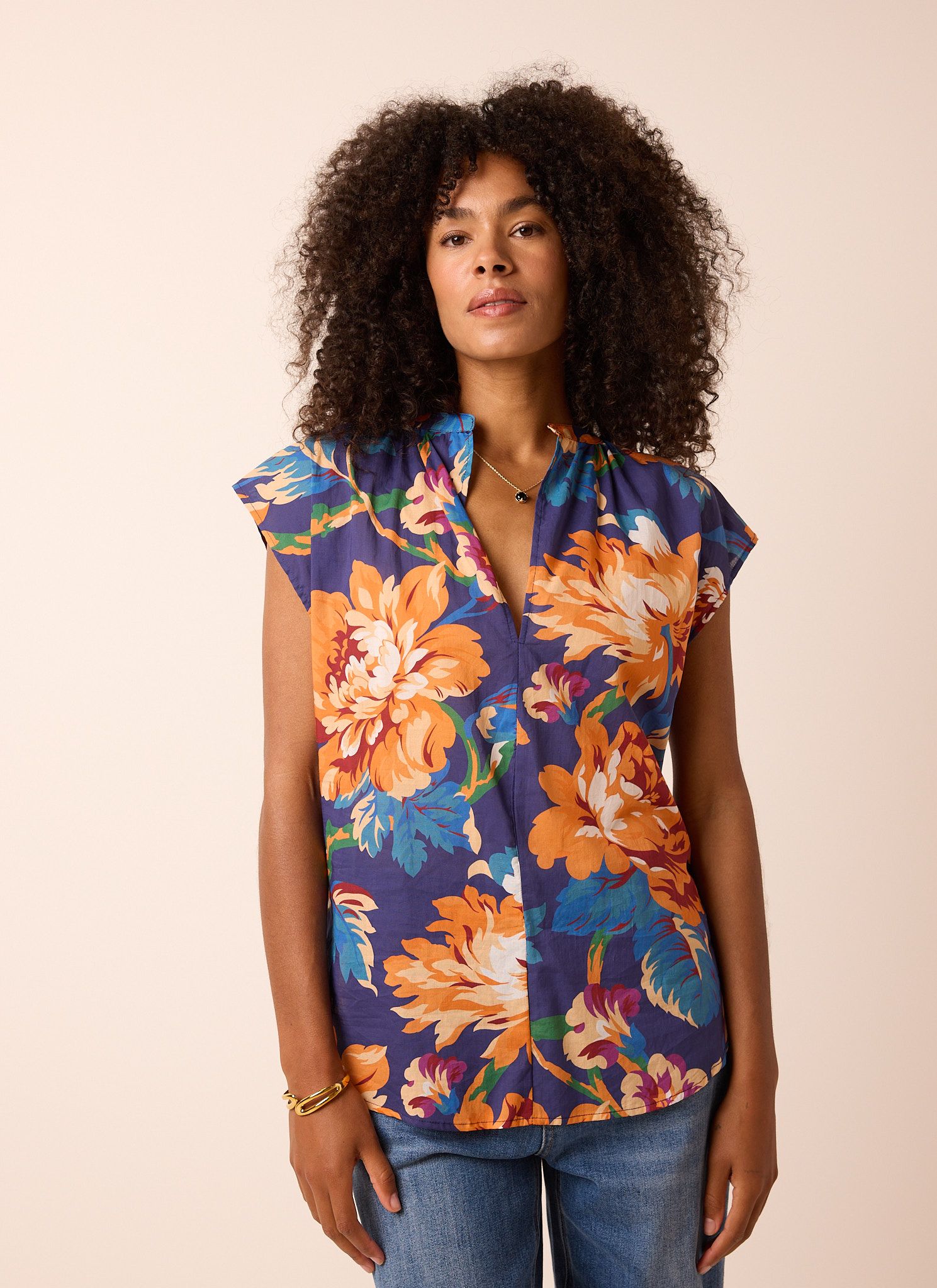 Norah Donkerblauwe blouse met bloemenprint blue multicolor 215088-420
