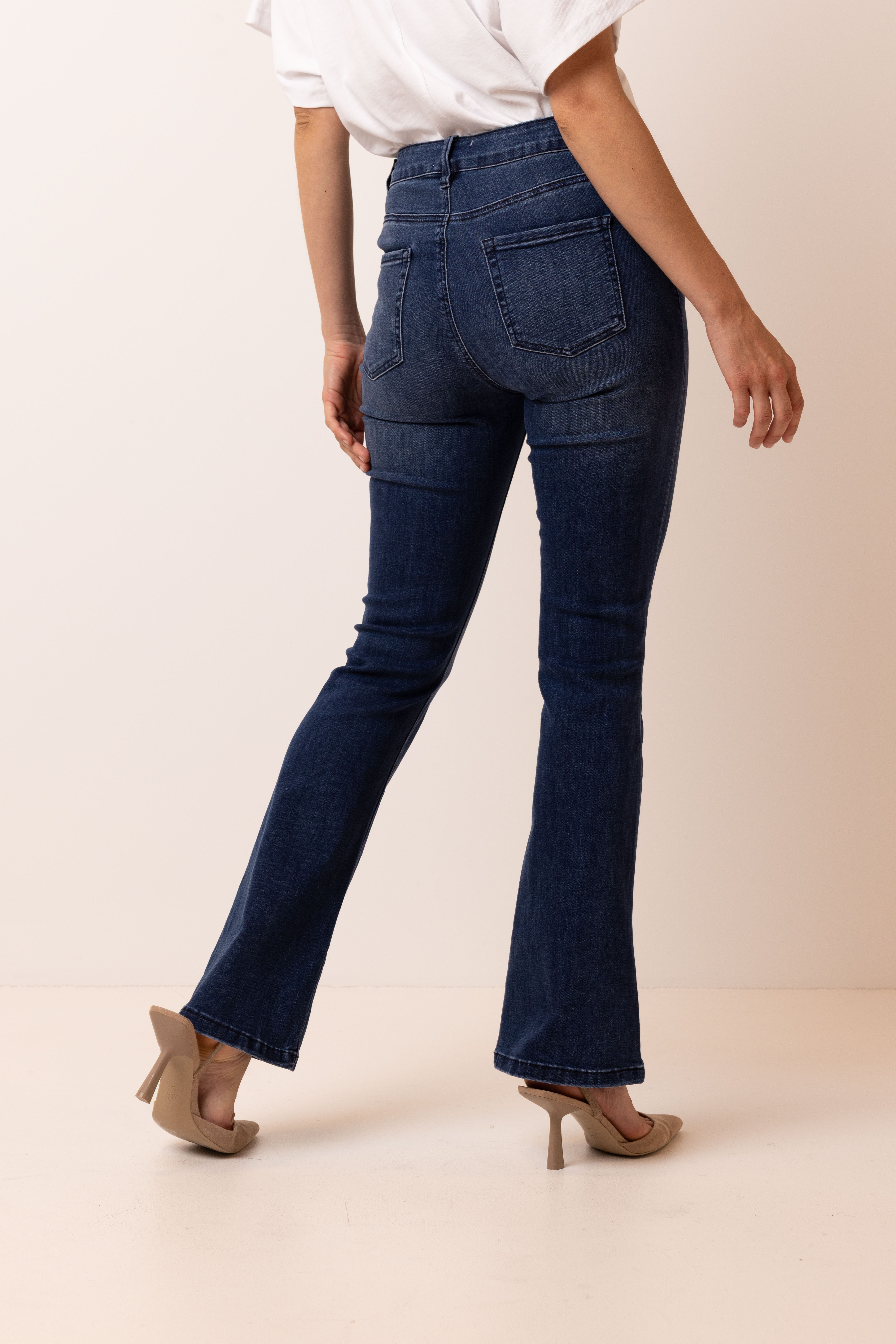 Flora jeans | Flared | Blauw | L32 | Norah Dameskleding maat 34 t/m 48