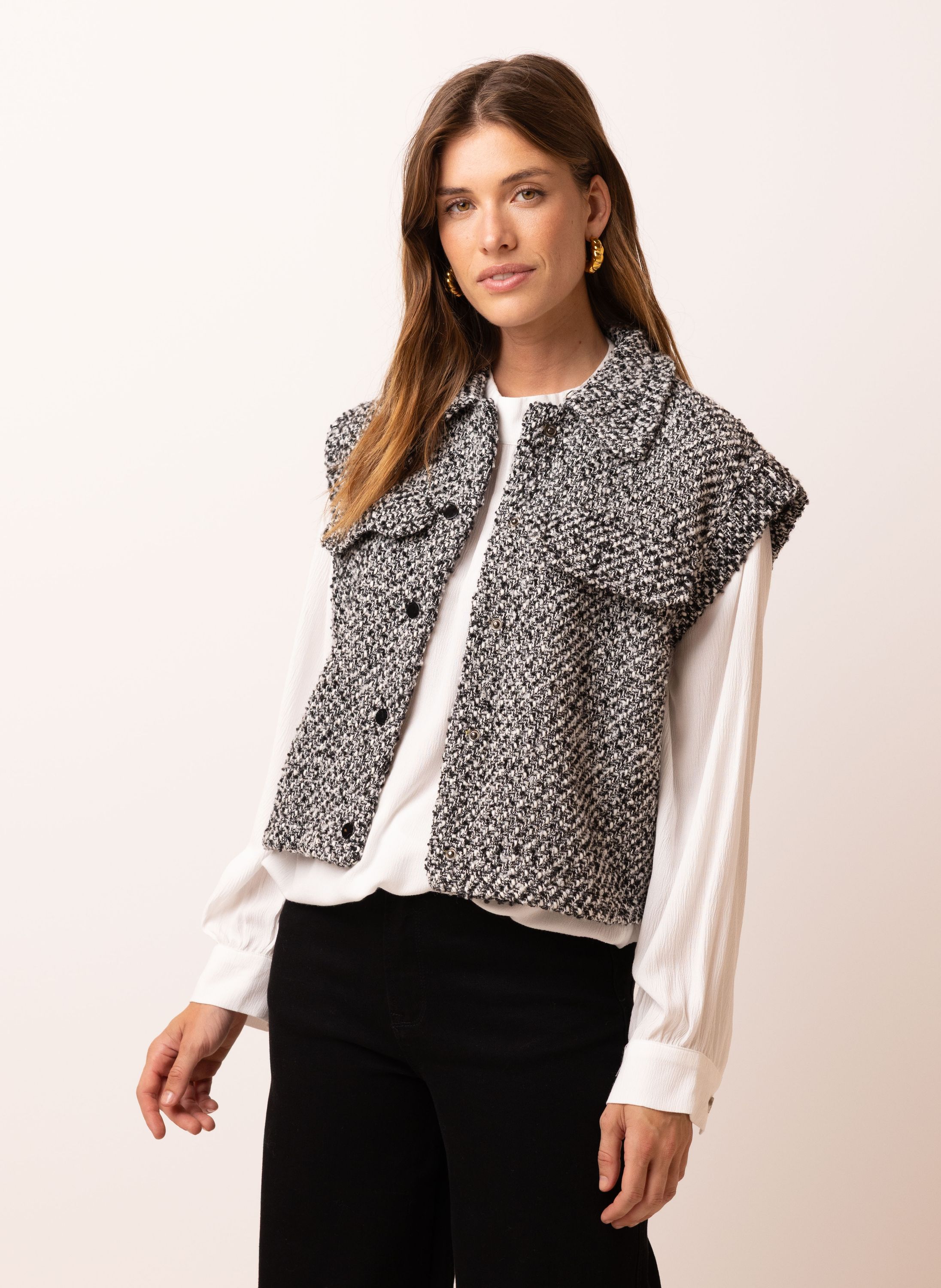 Norah Zwart/wit gilet van geweven stof black/white 215157-031