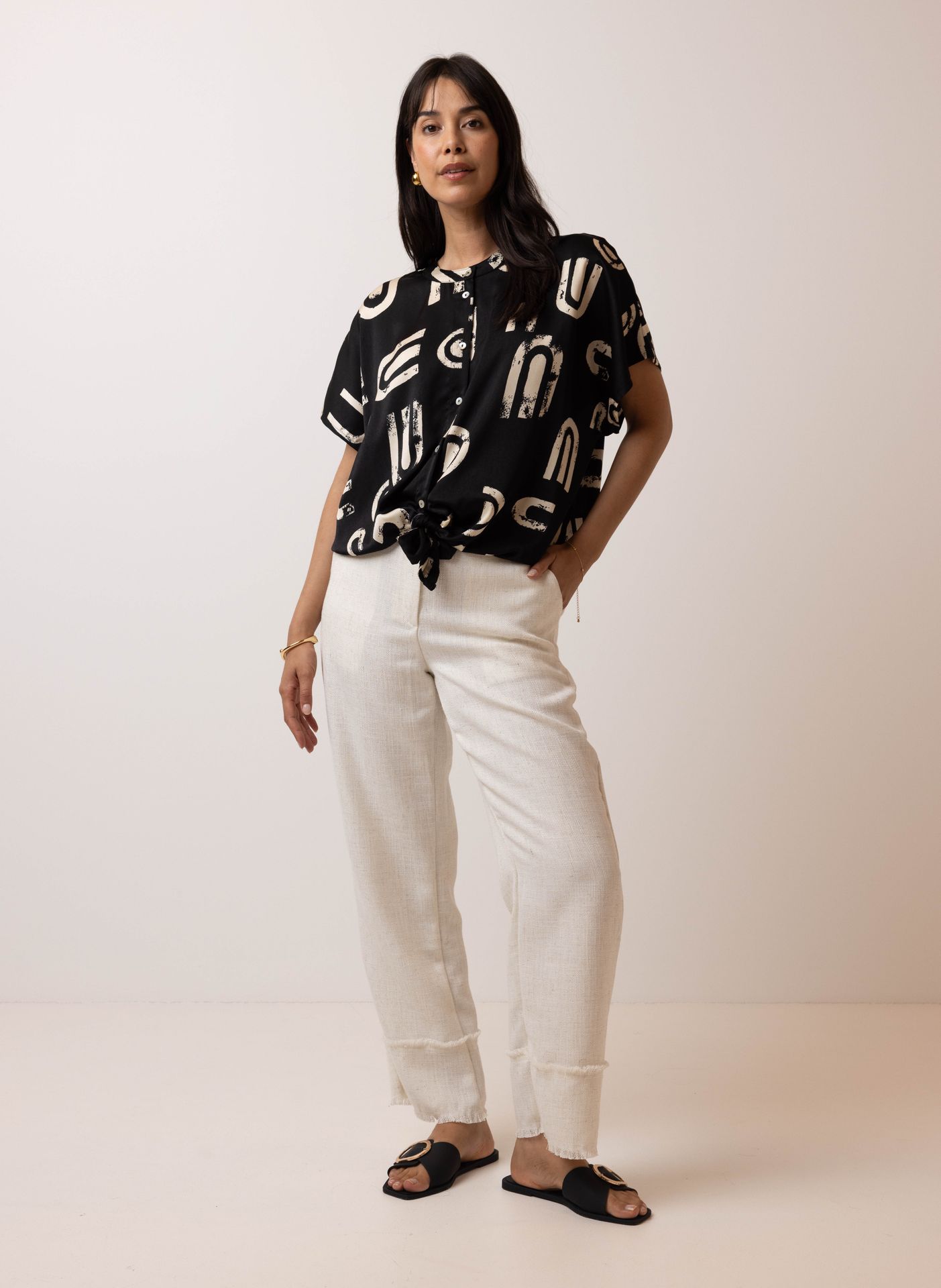 Norah Zwarte blouse met strikdetail black/ecru 215228-041
