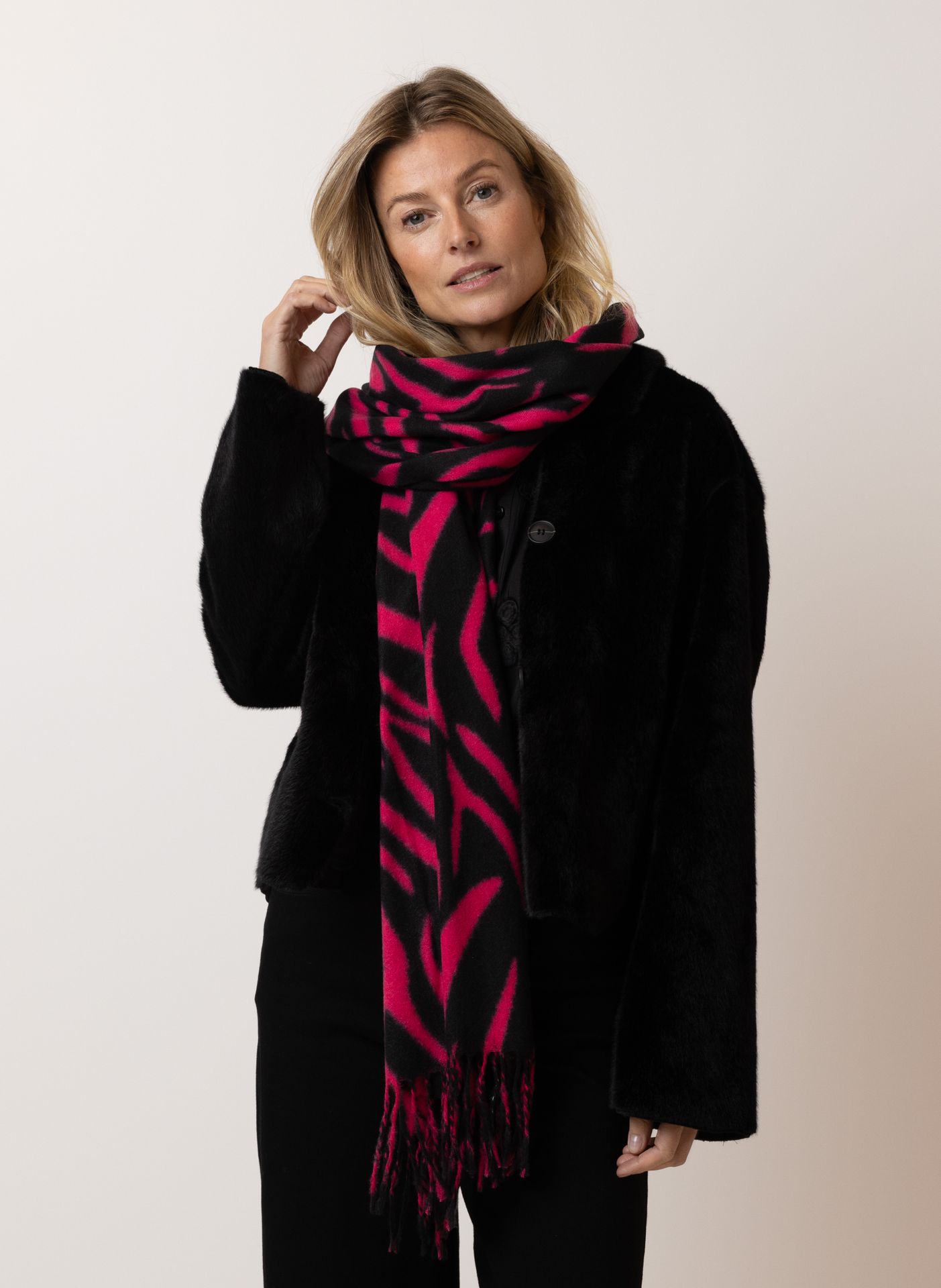 Norah Zwart/roze sjaal black/pink 215433-039