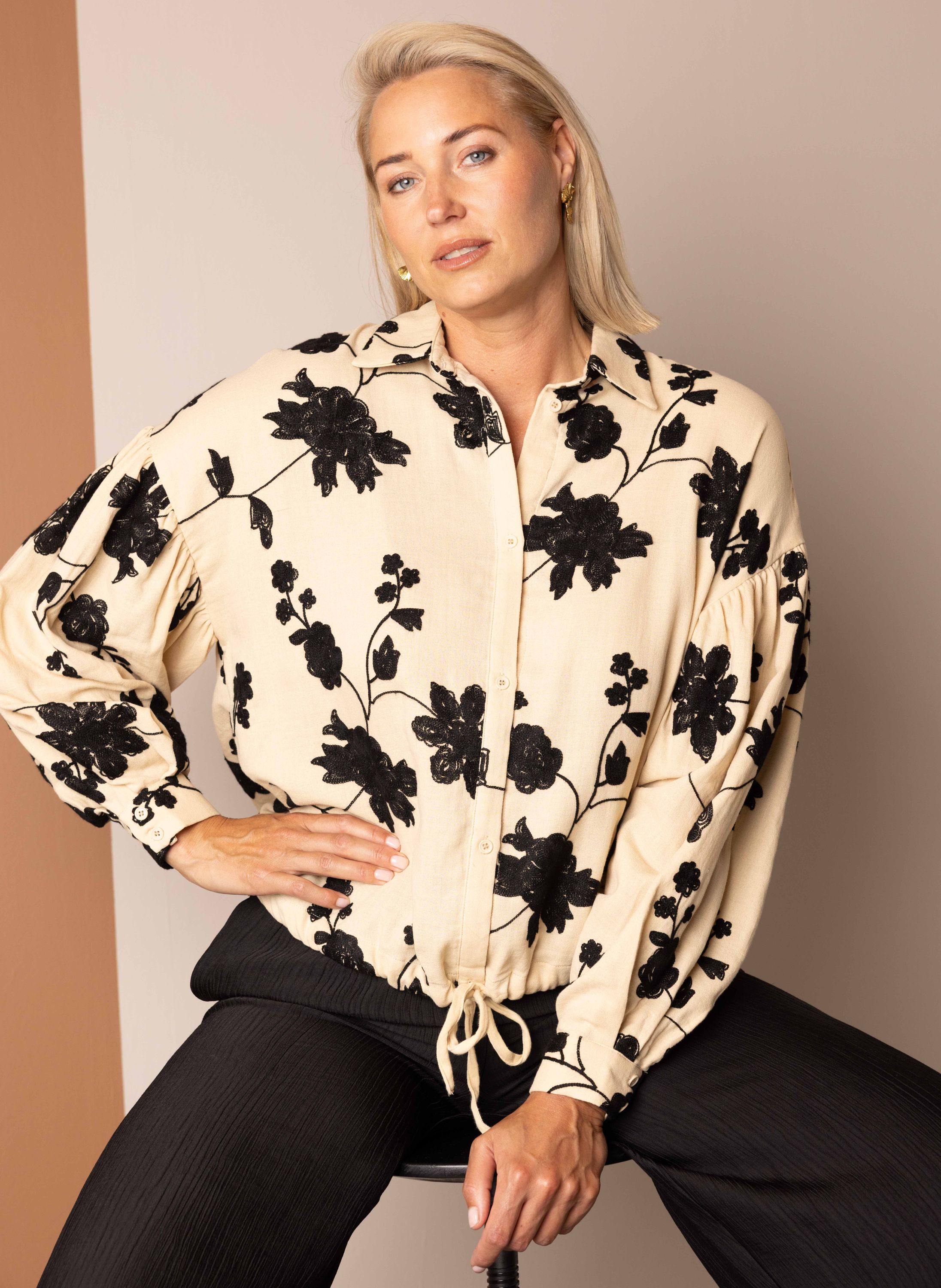 Norah Zwart/witte blouse met bloemenborduursels ecru/black 215498-170-36