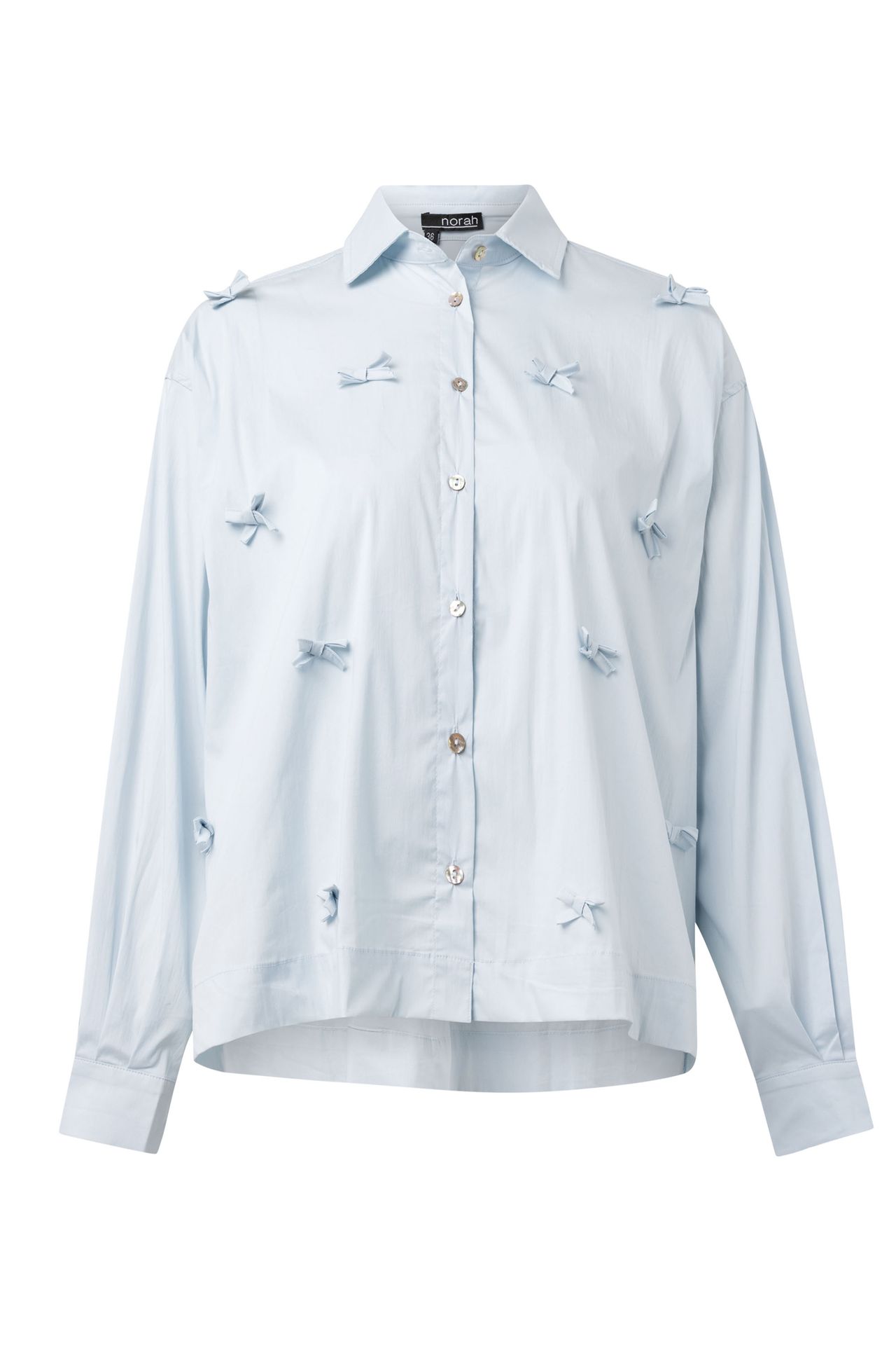 Norah Lichtblauwe blouse met strikjes light blue 215555-401