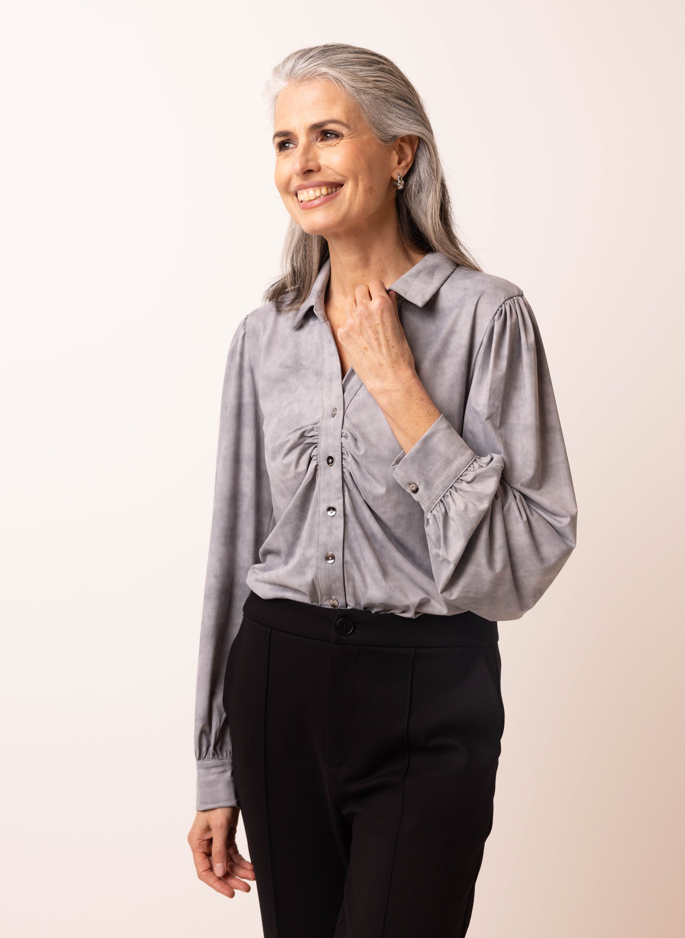 Norah Grijze blouse met geplooid detail grey 215600-045