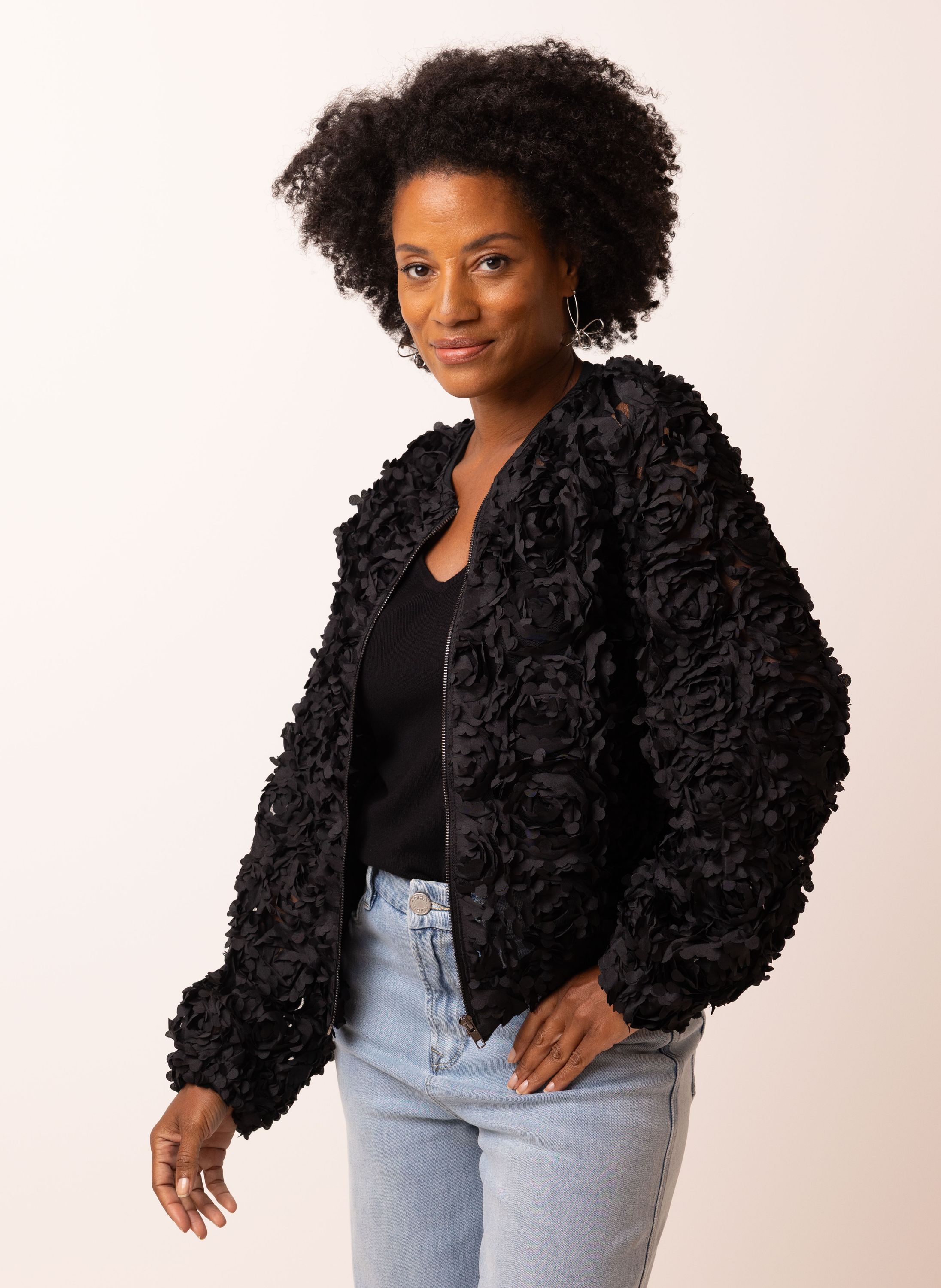 Norah Zwart jasje met 3d bloemen black 215677-001