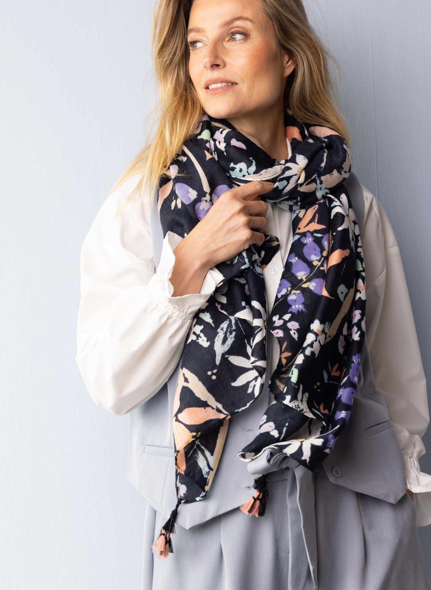 Norah Meerkleurige sjaal black multicolor 215997-020
