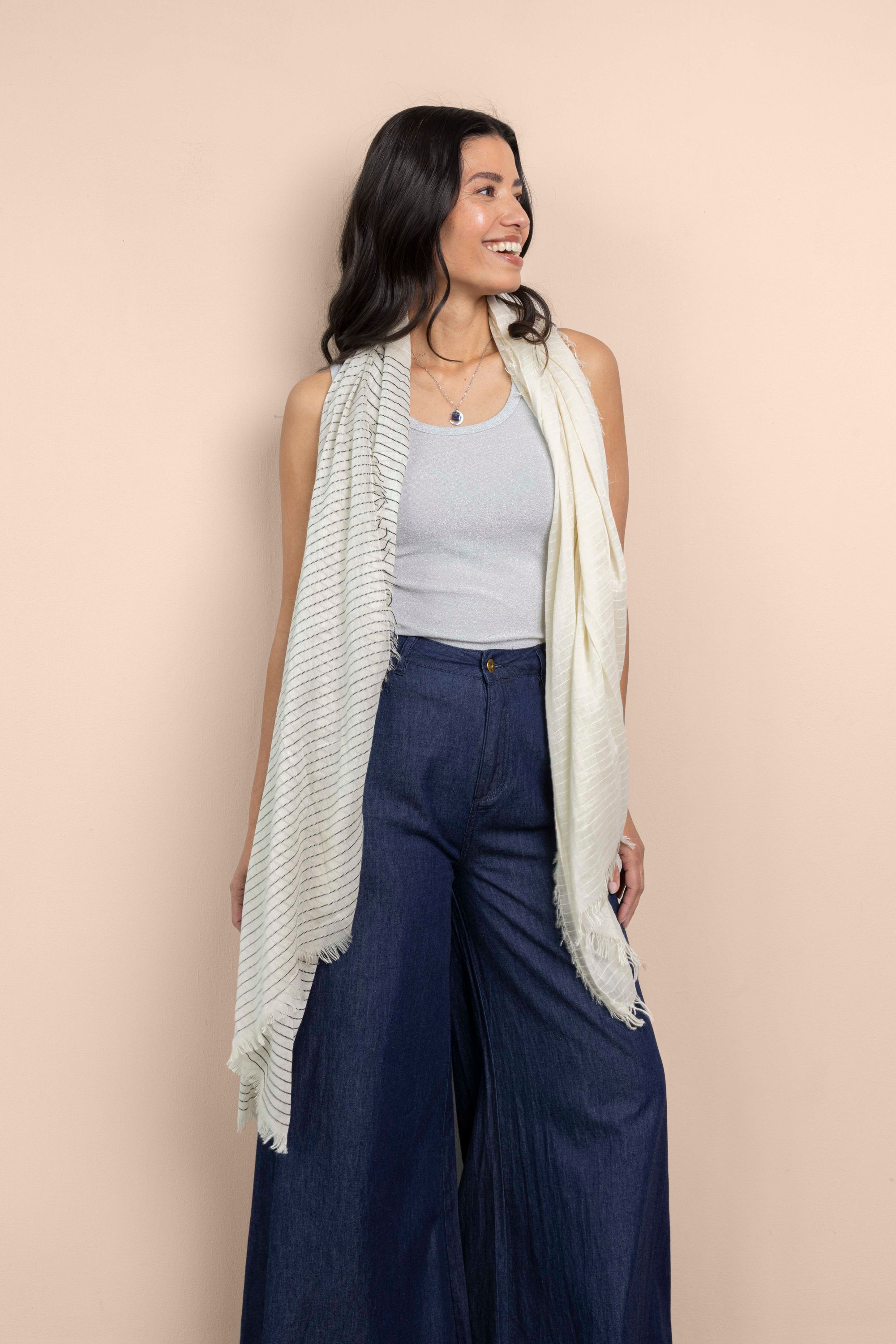 Norah Off-white/zwart gestreepte sjaal off-white 216001-101