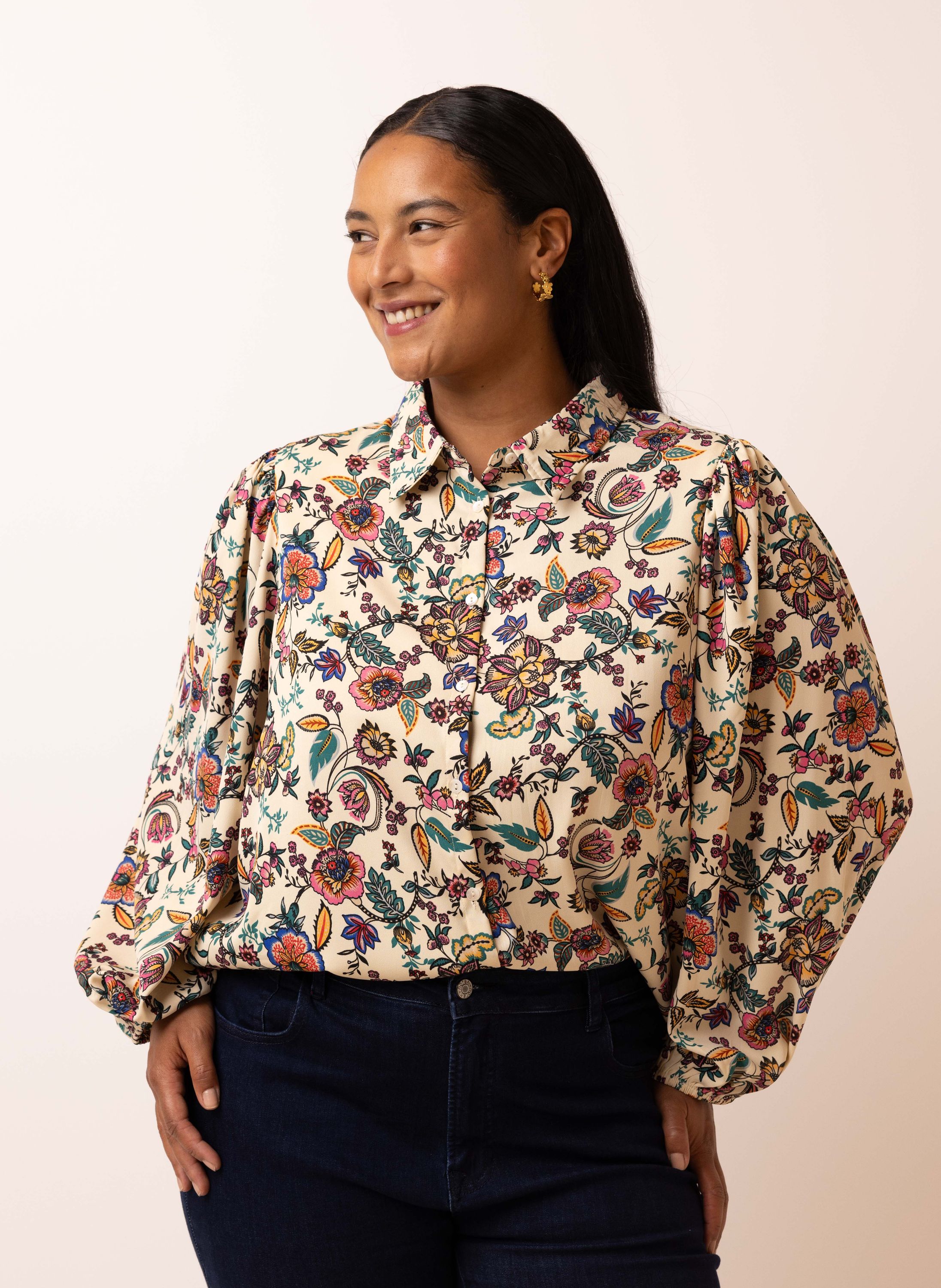 Norah Ecru blouse met kleurrijke bloemen ecru multicolor 216228-122