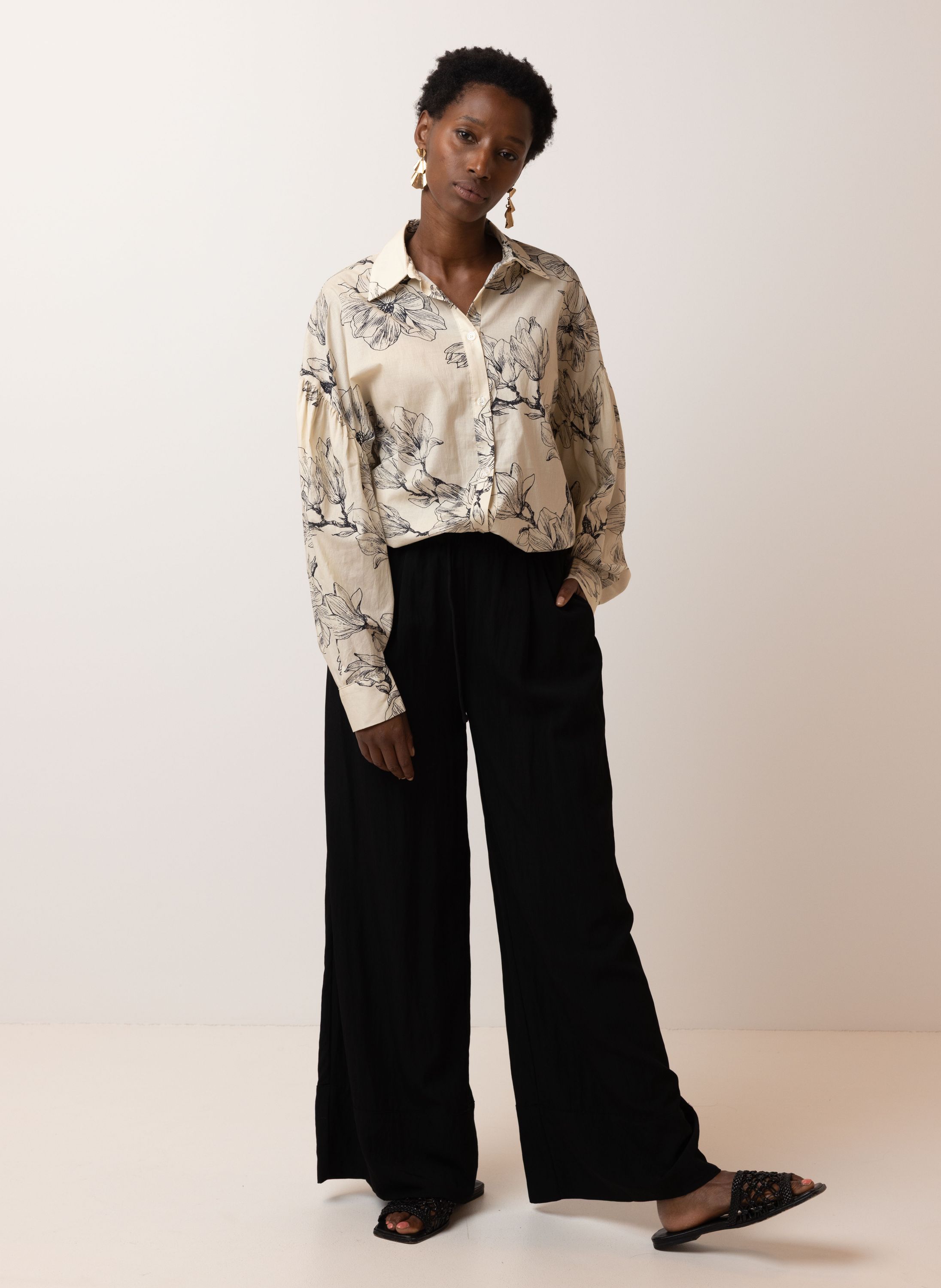 Norah Ecru blouse met bloemendessin ecru/black 216468-170