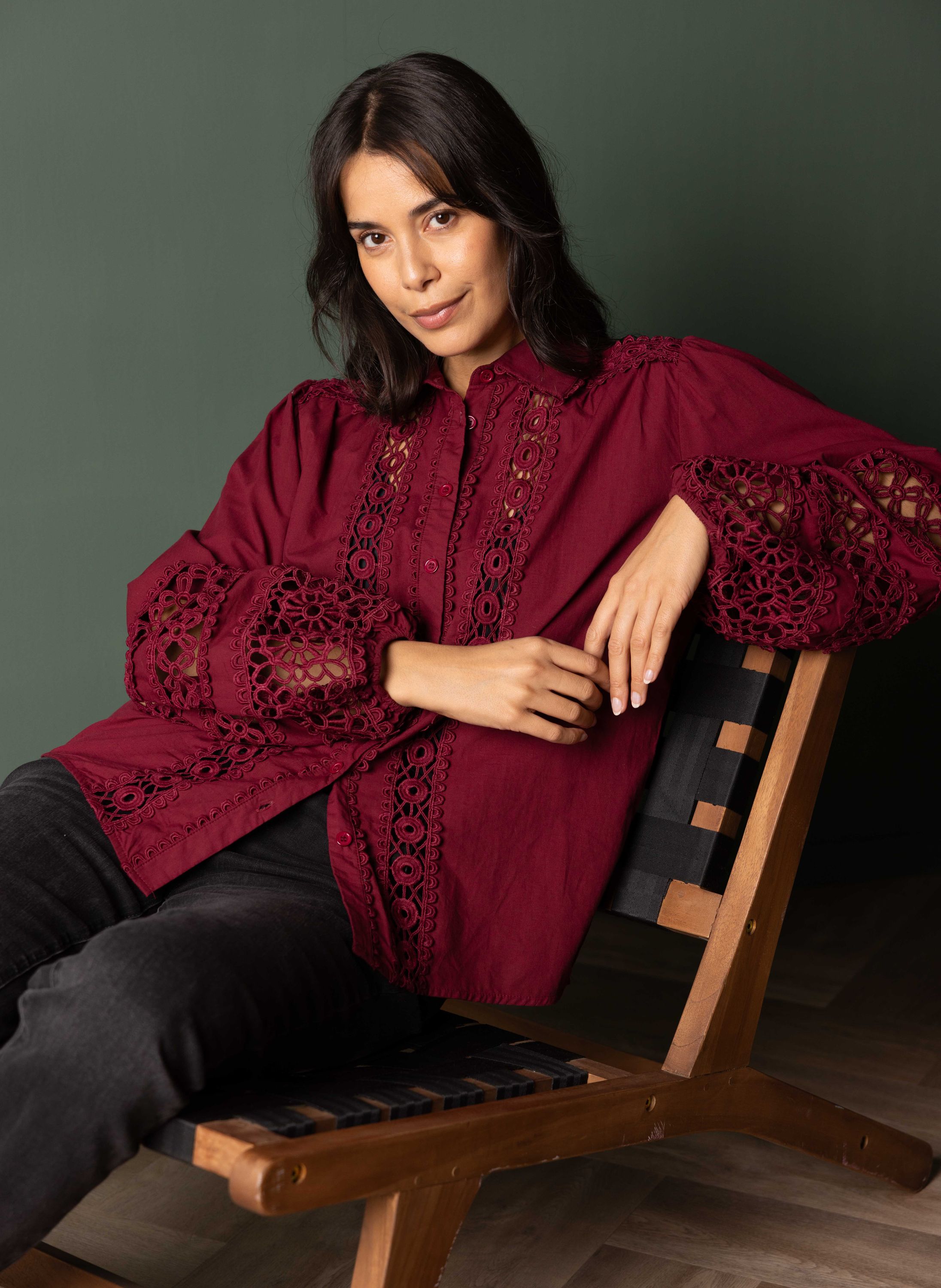 Norah Bordeaux blouse met open borduursels wine red 216623-697-40