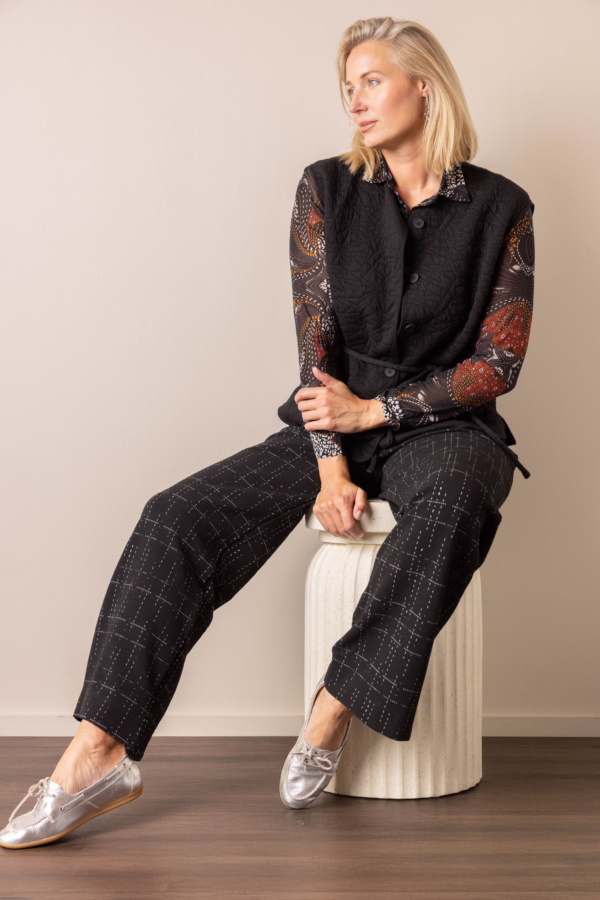 Norah Zwart gilet met structuur black 216961-001 Norah Zwart gilet met structuur black 216961-001