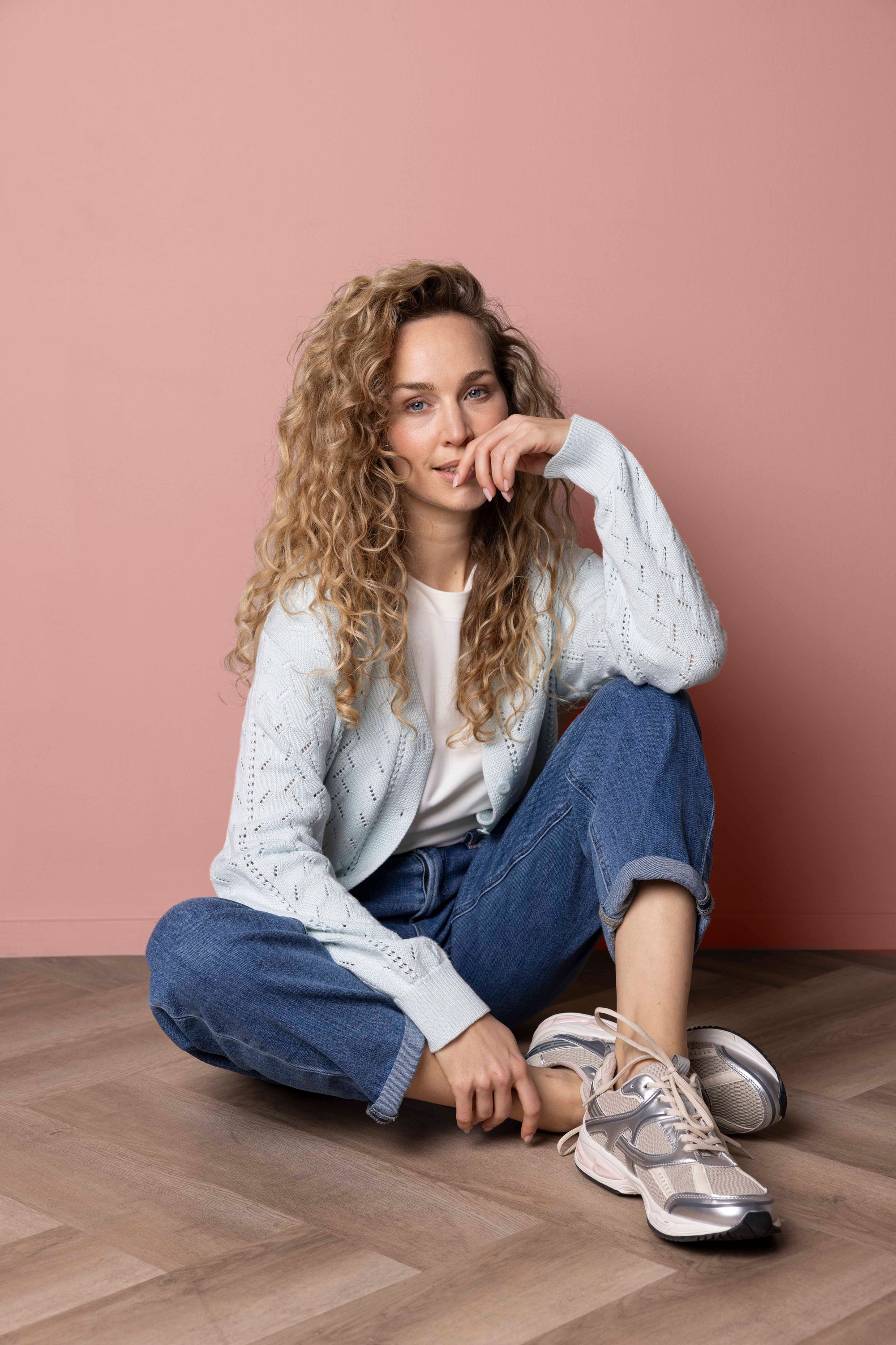 Norah Lichtblauw gebreid vest met opengewerkt patroon baby blue 217071-402