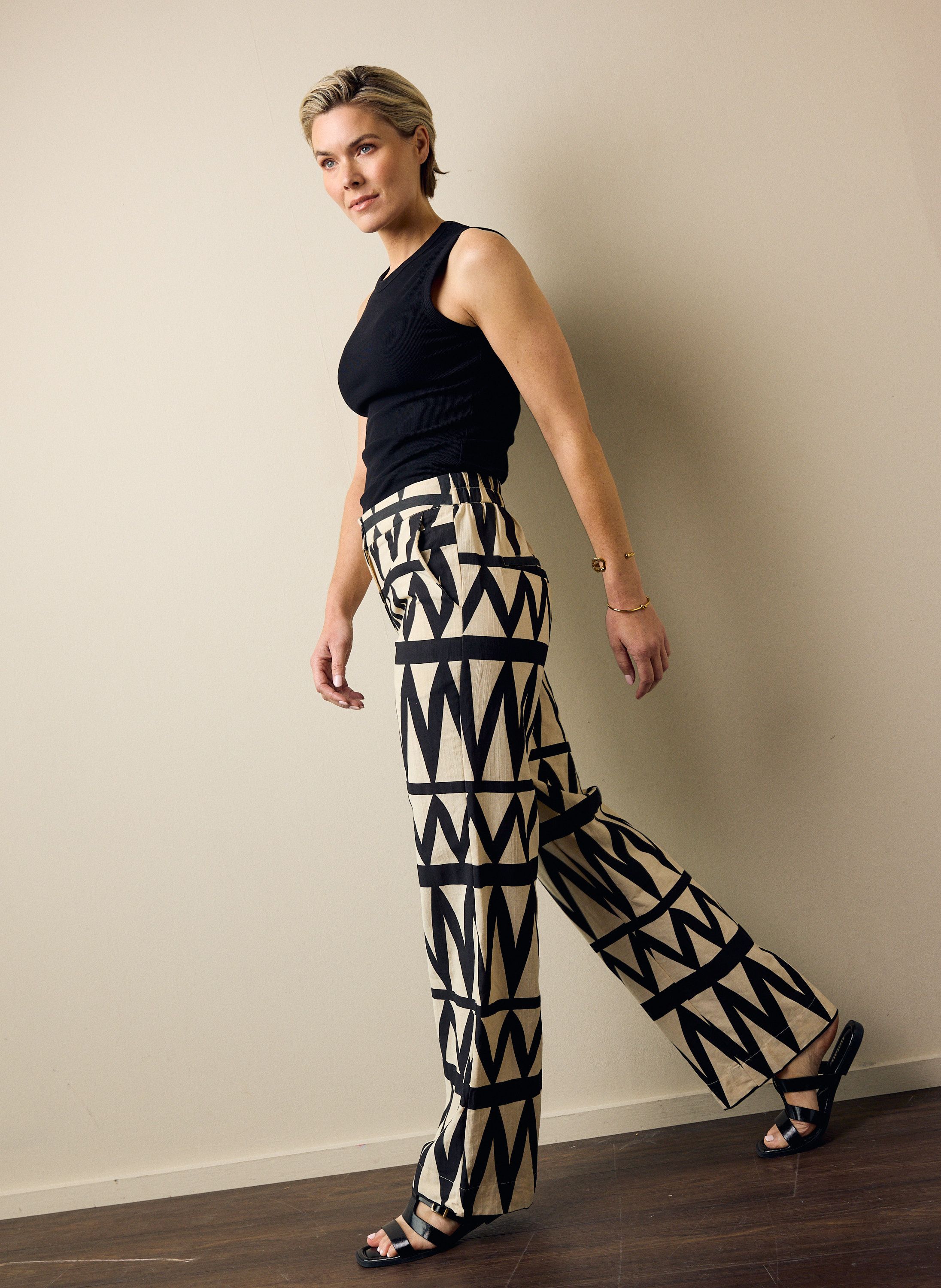 Norah Wide fit broek | Ecru/zwart | Grafische print sand/black 217111-152