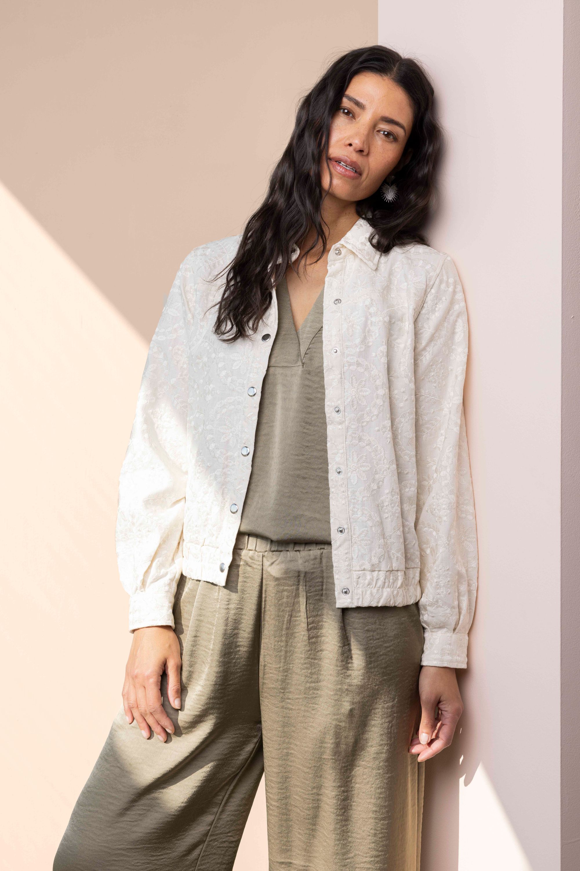 Norah Off-white jasje met borduursels off-white 217155-101