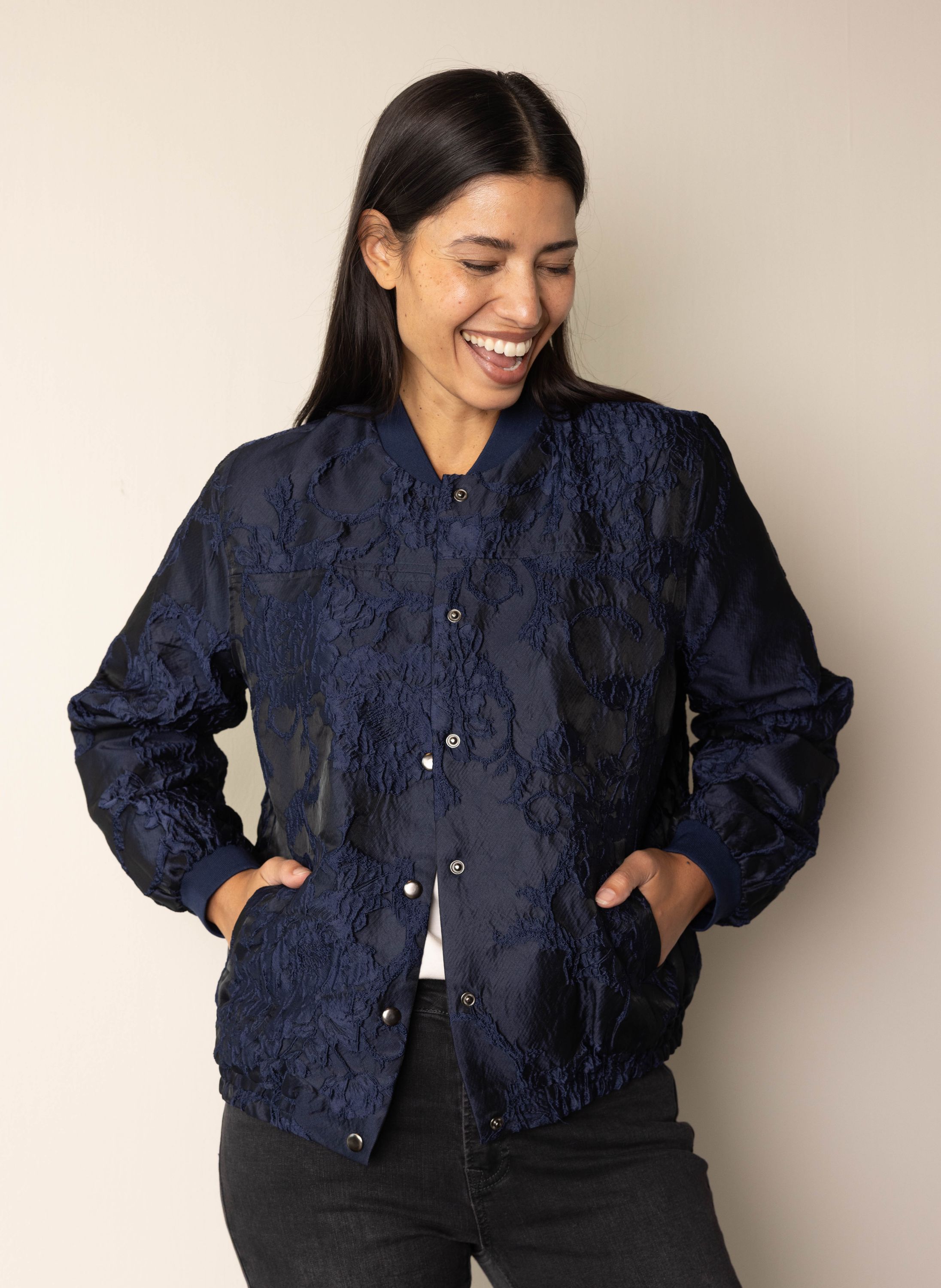 Norah Donkerblauwe bomberjas met structuur dark blue 217328-499-38-40