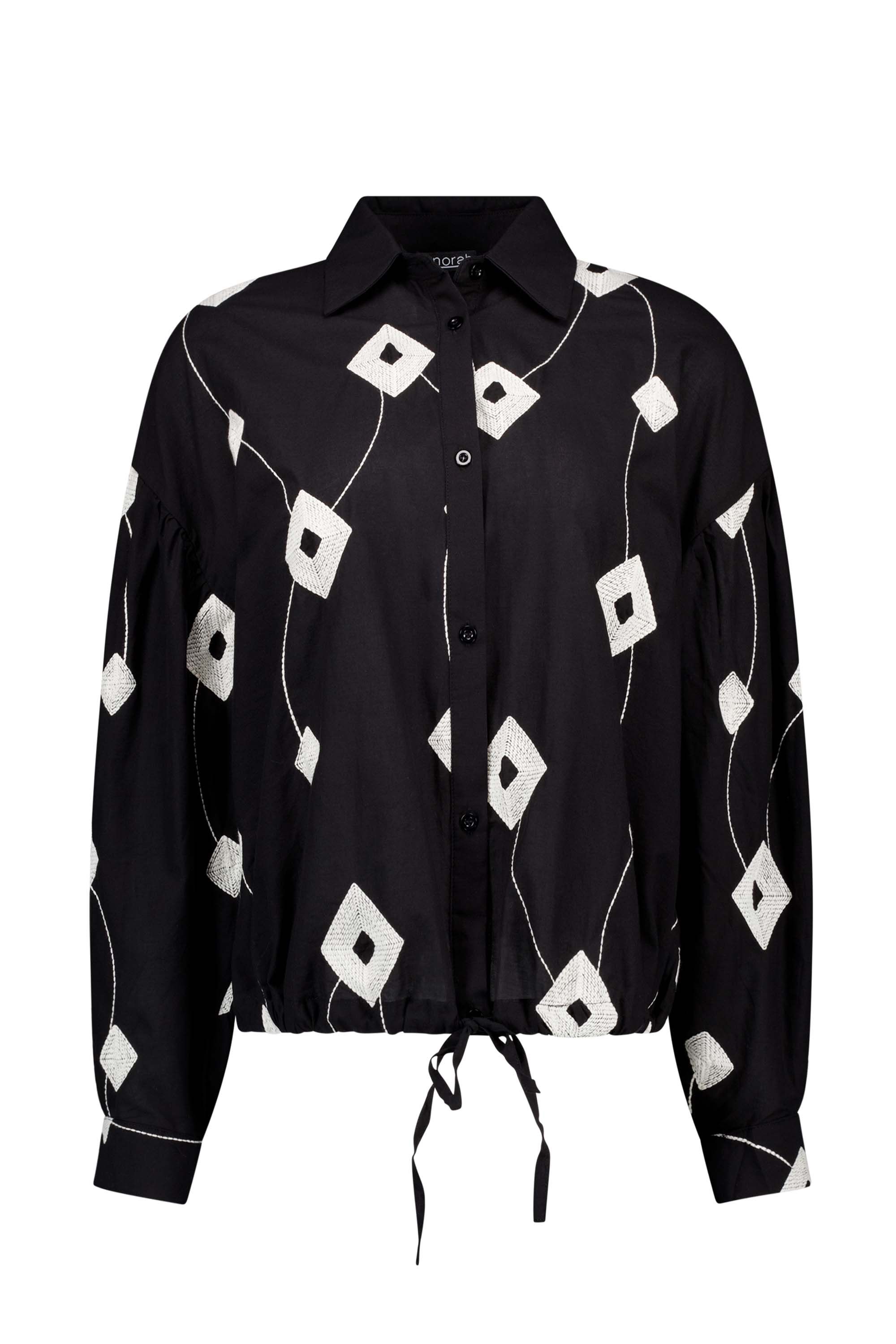 Norah Zwarte blouse met witte borduursels black/white 217382-031-38-40