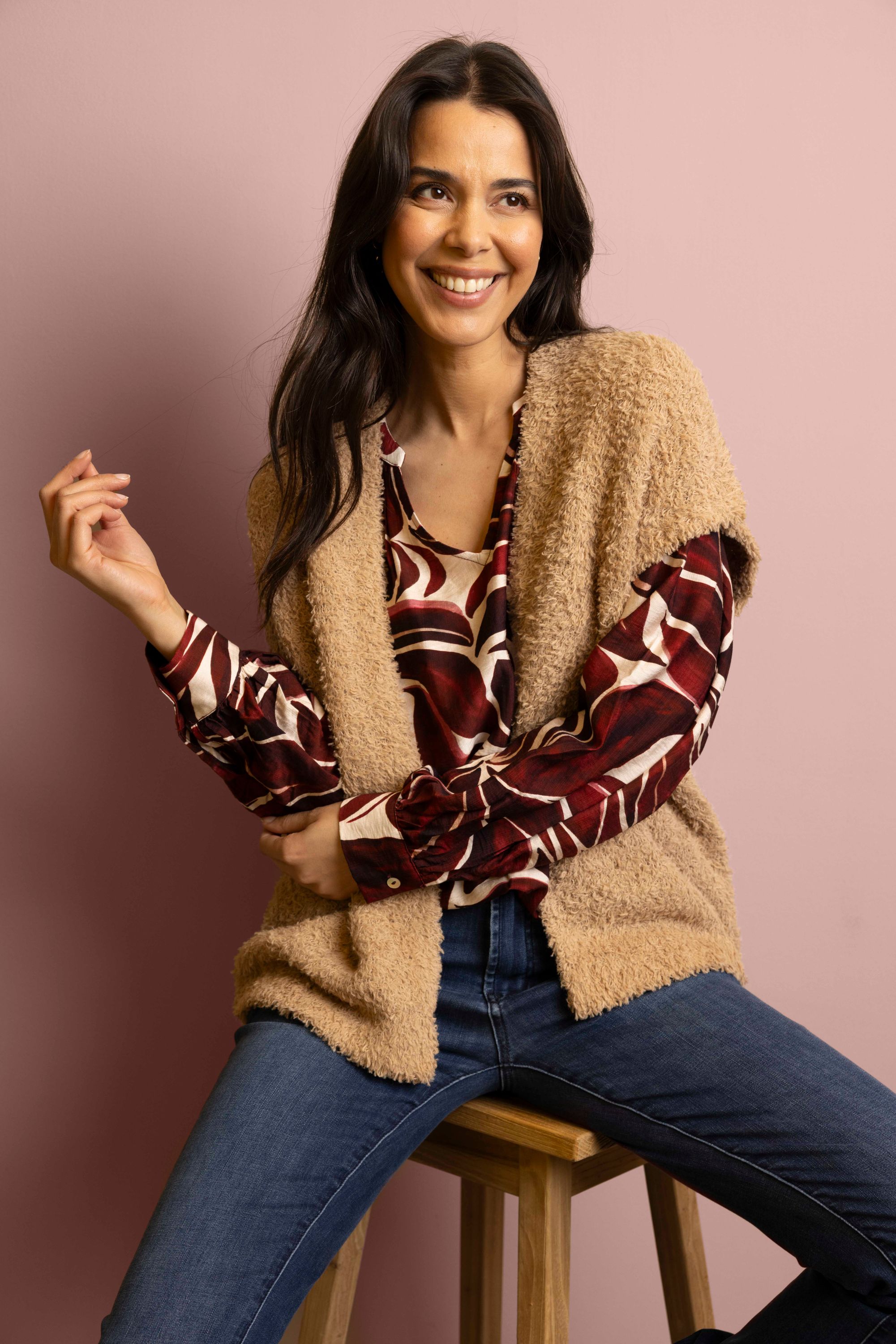 Norah Taupe gilet van een zachte stof light taupe 217388-211-46