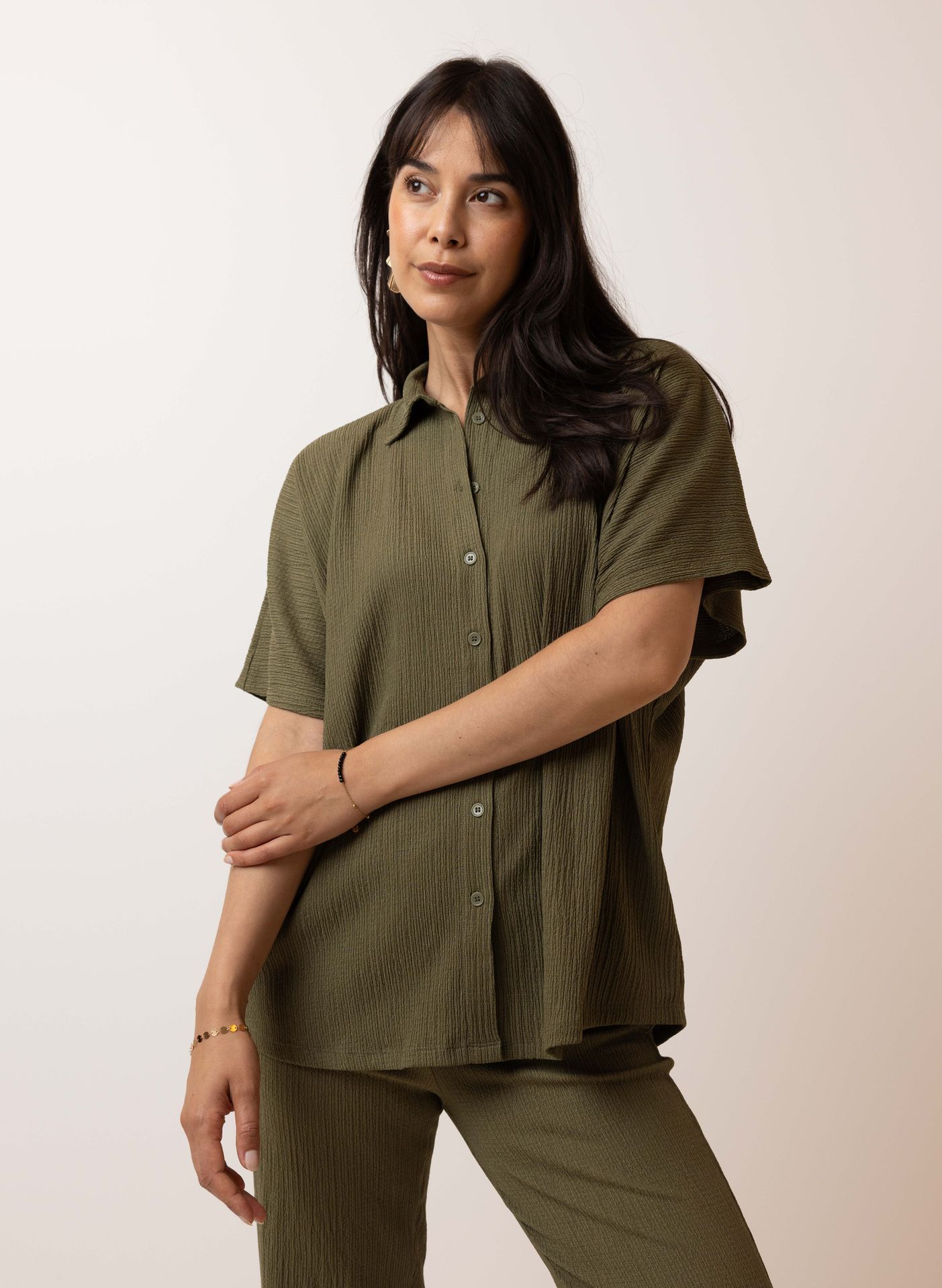 Norah Donkergroene blouse met klassieke kraag army green 217432-595-38-40
