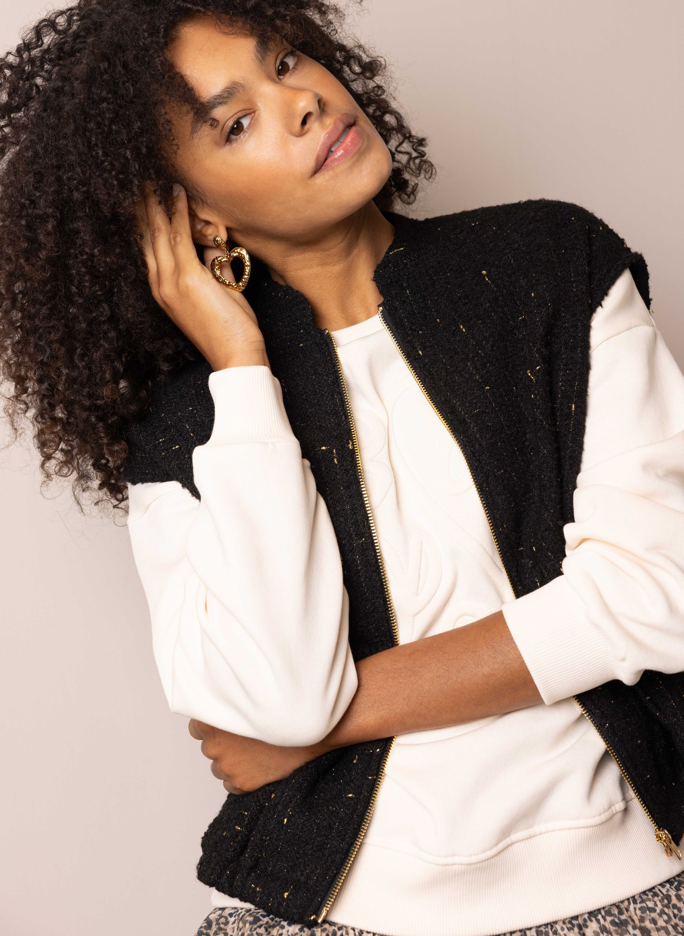 Norah Zwart gilet met goudkleurige details black/gold 217437-044-36