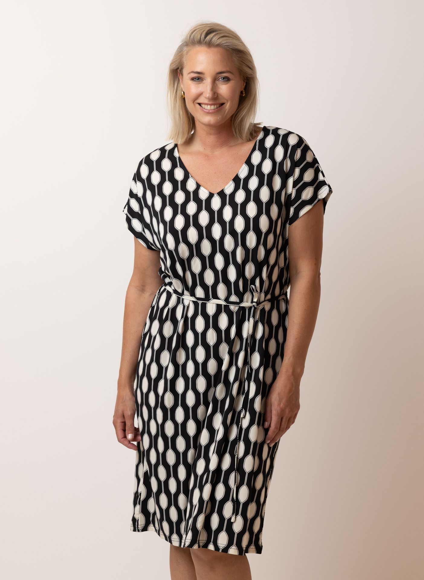 Norah Zwart/witte midi jurk met retro print black/ecru 217454-041-44