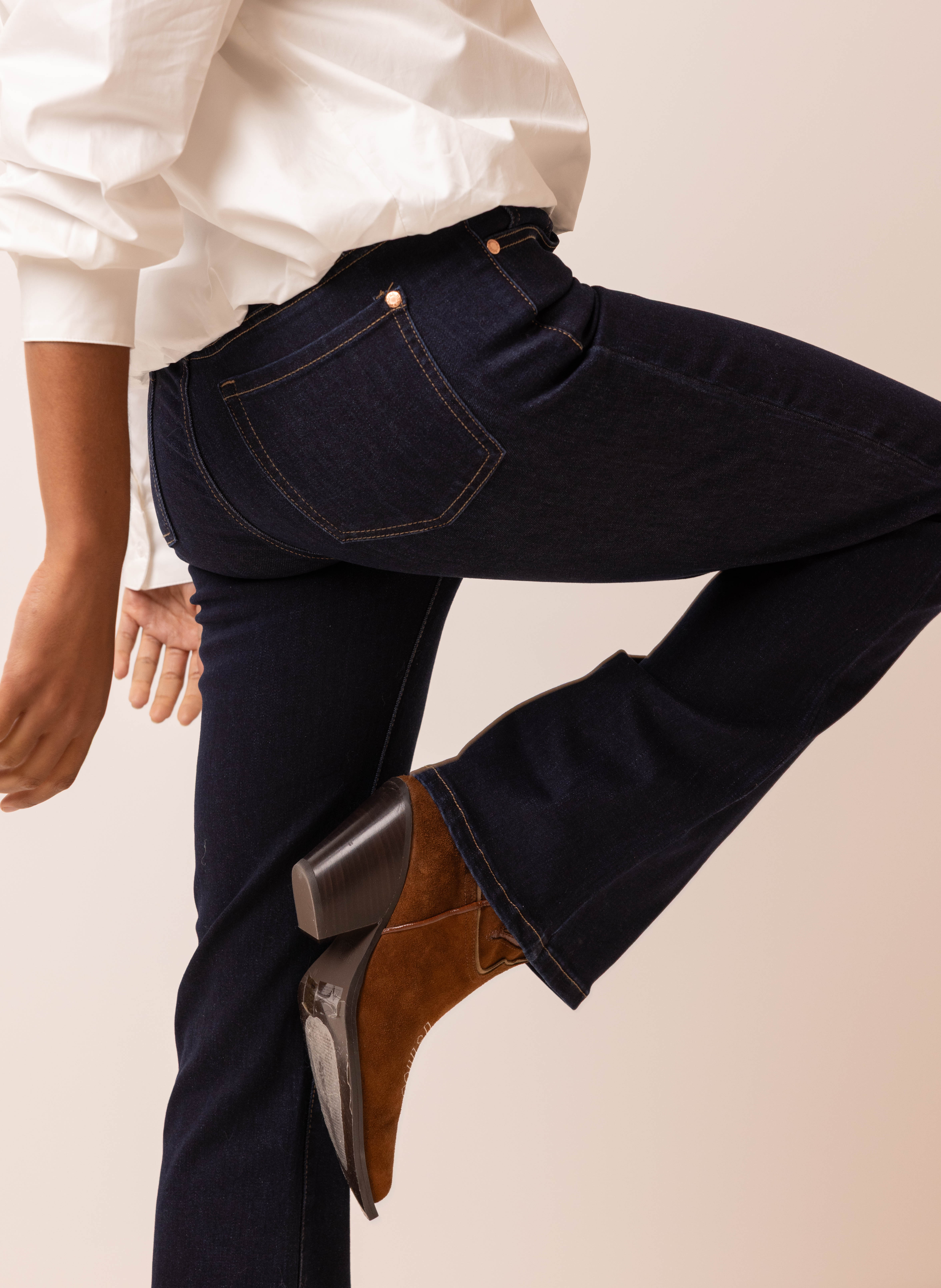 Flora jeans | Flared | Diepblauw | L32 | Norah Dameskleding maat