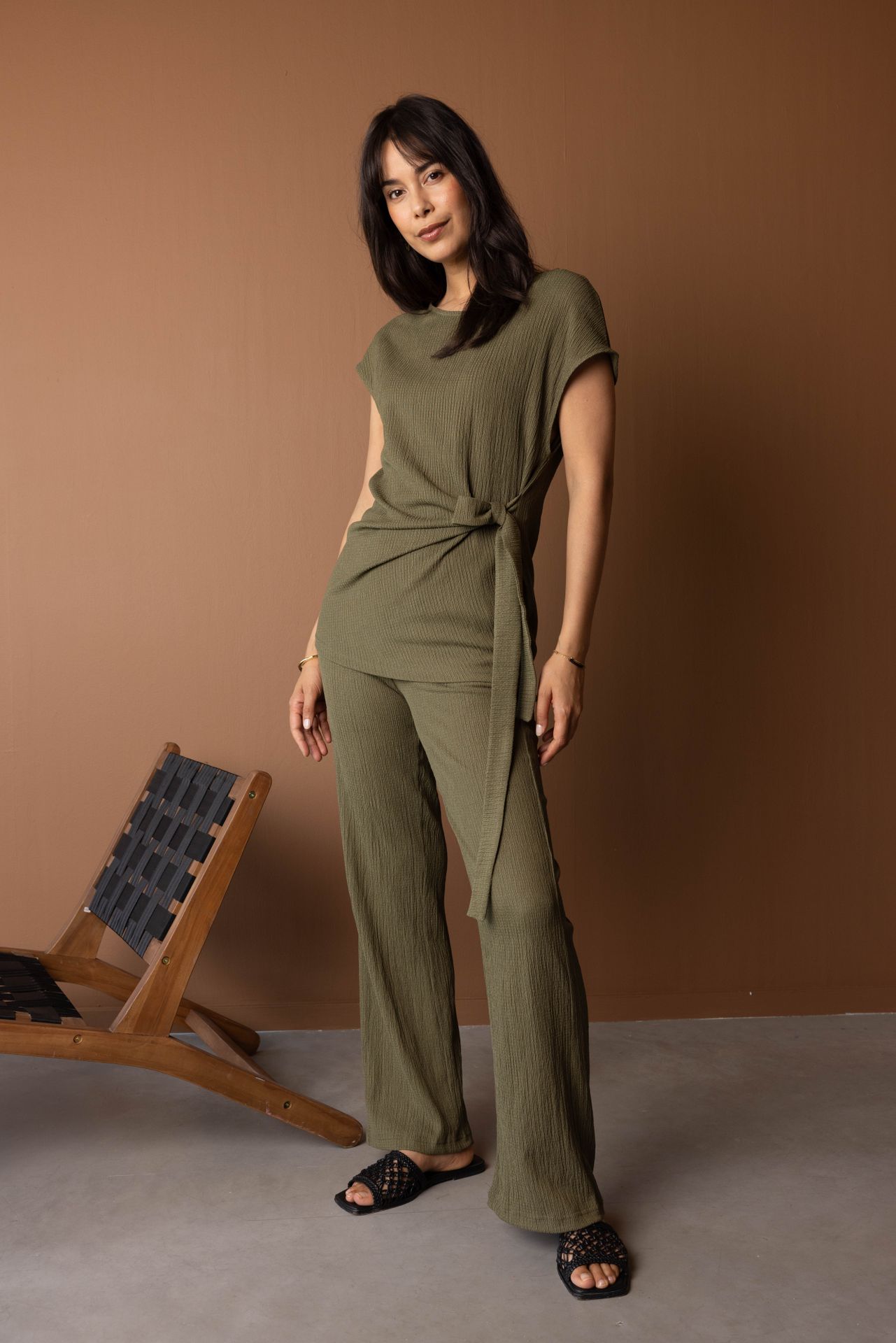 Norah Donkergroene wijde broek met elastische tailleband army green 217479-595-34