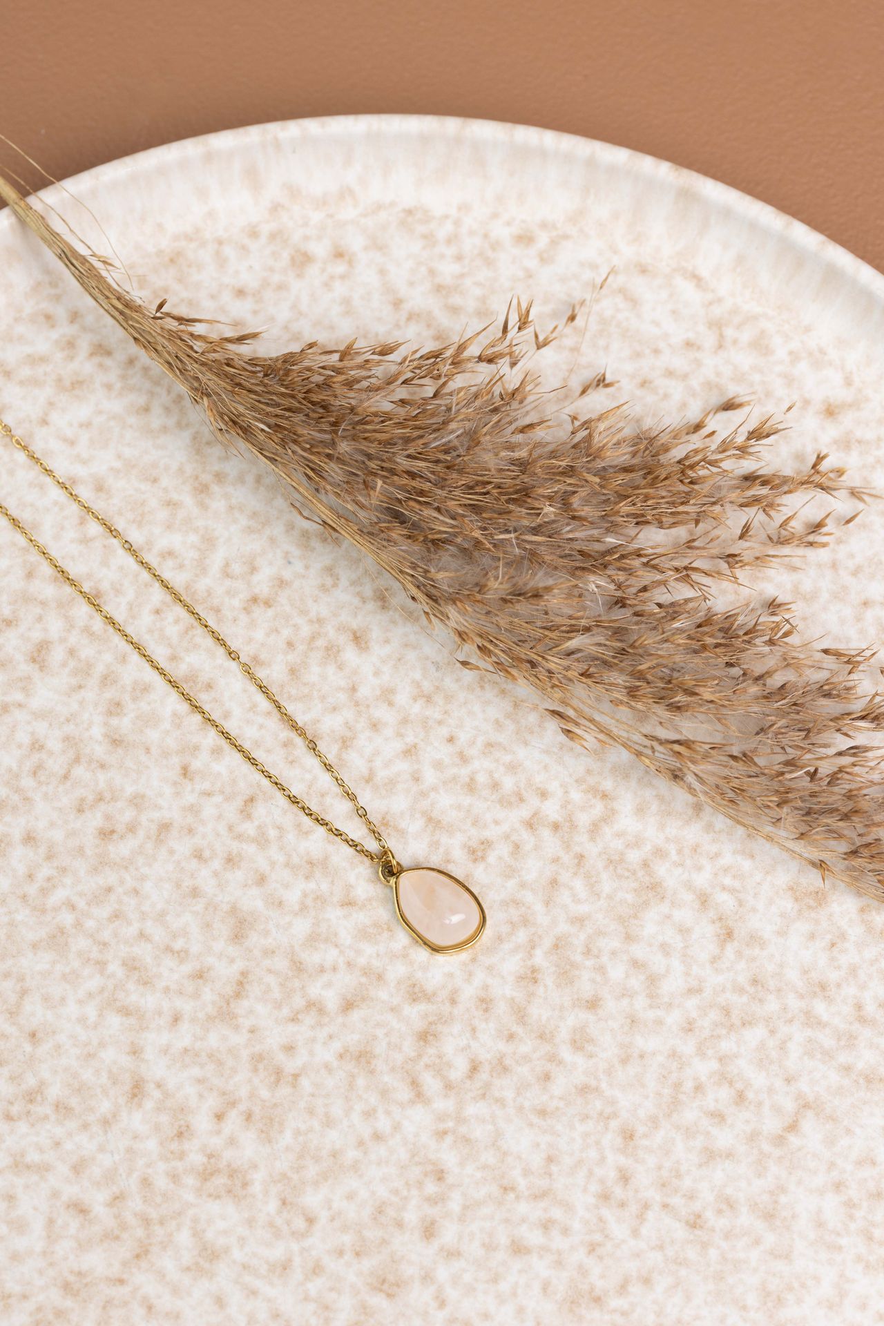 Norah Goudkleurige ketting met roze steen gold multicolor 217500-198-ONE