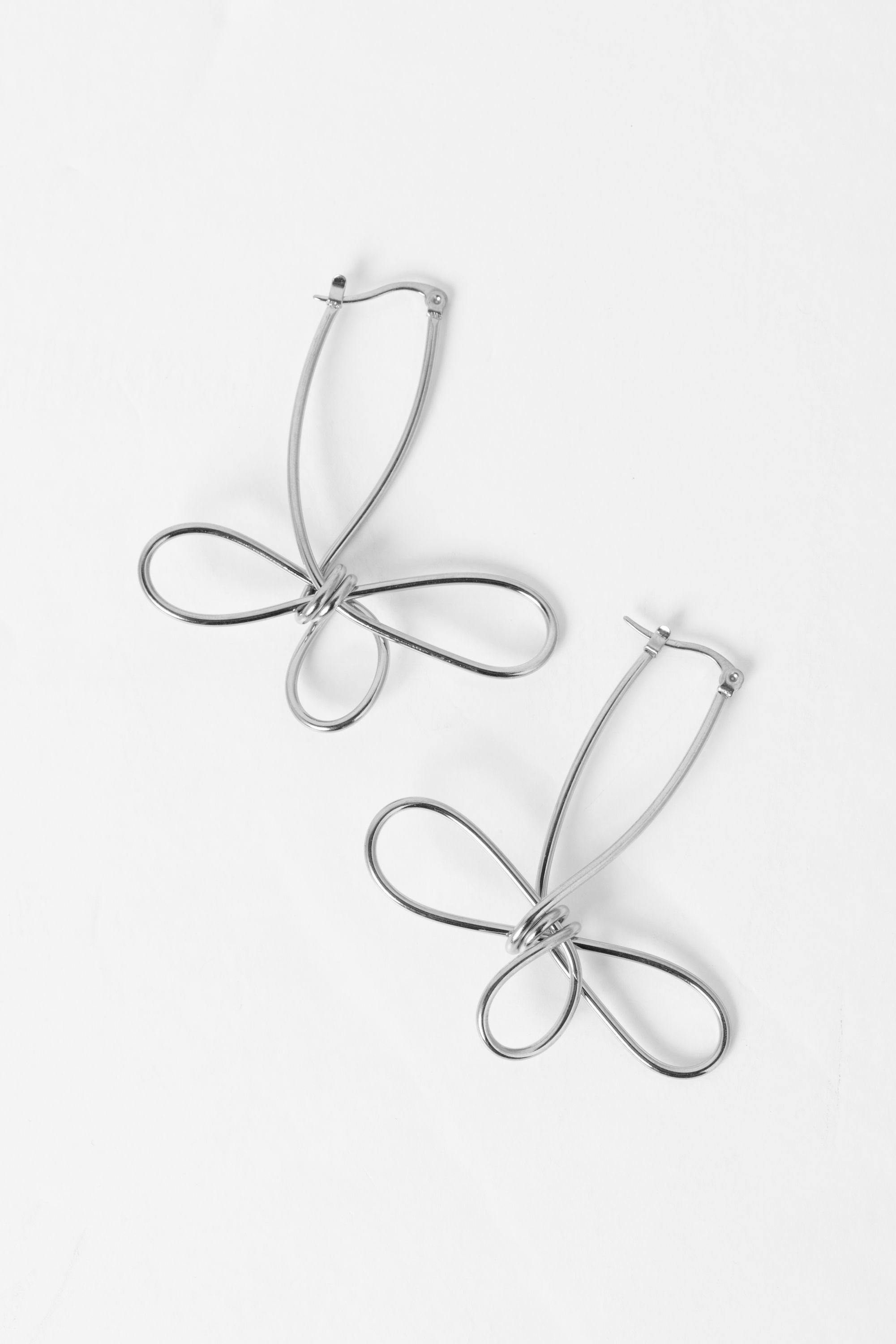 Norah Zilverkleurige oorbellen strik silver 217506-099-ONE