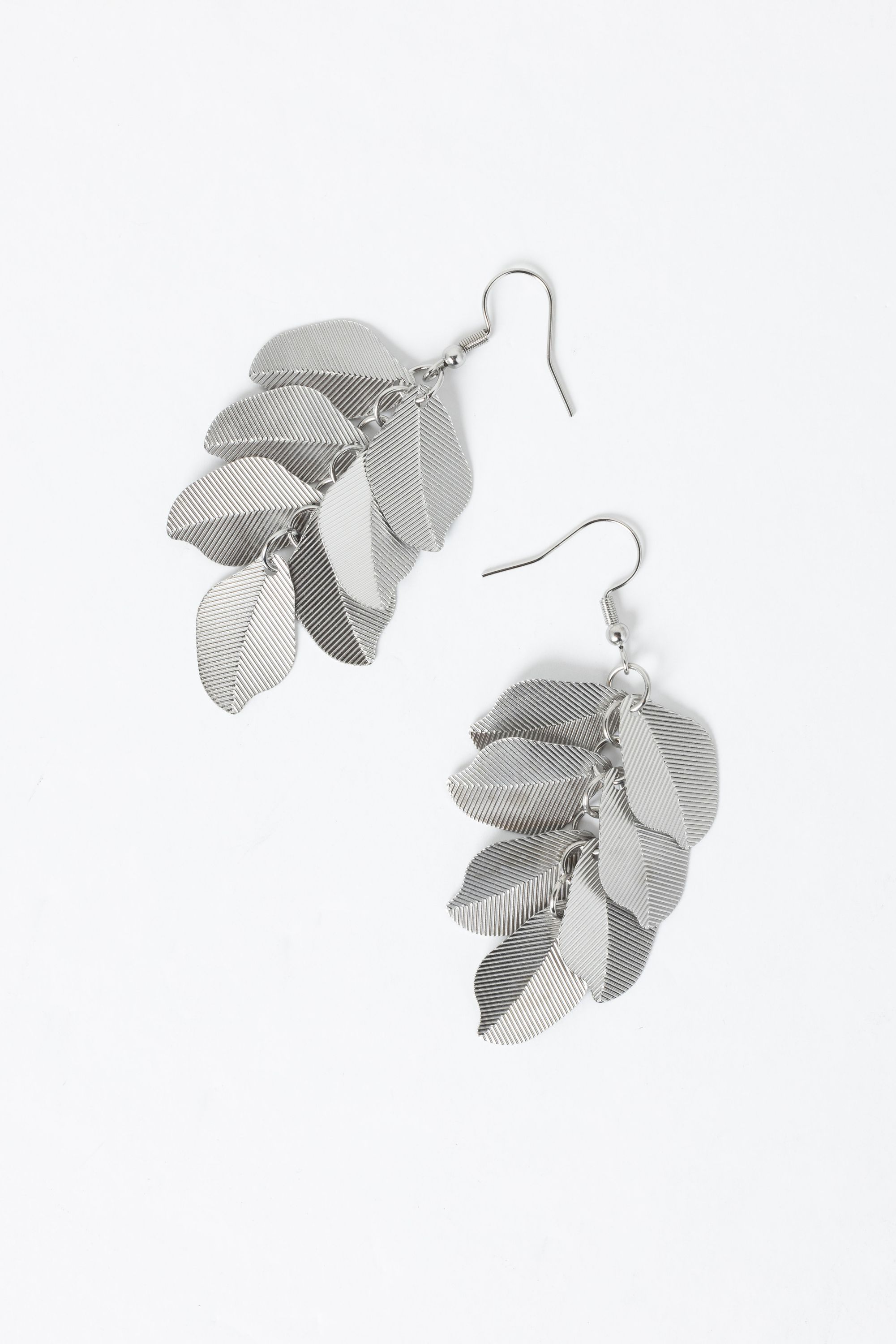 Norah Zilverkleurige oorbellen blaadjes silver 217509-099-ONE