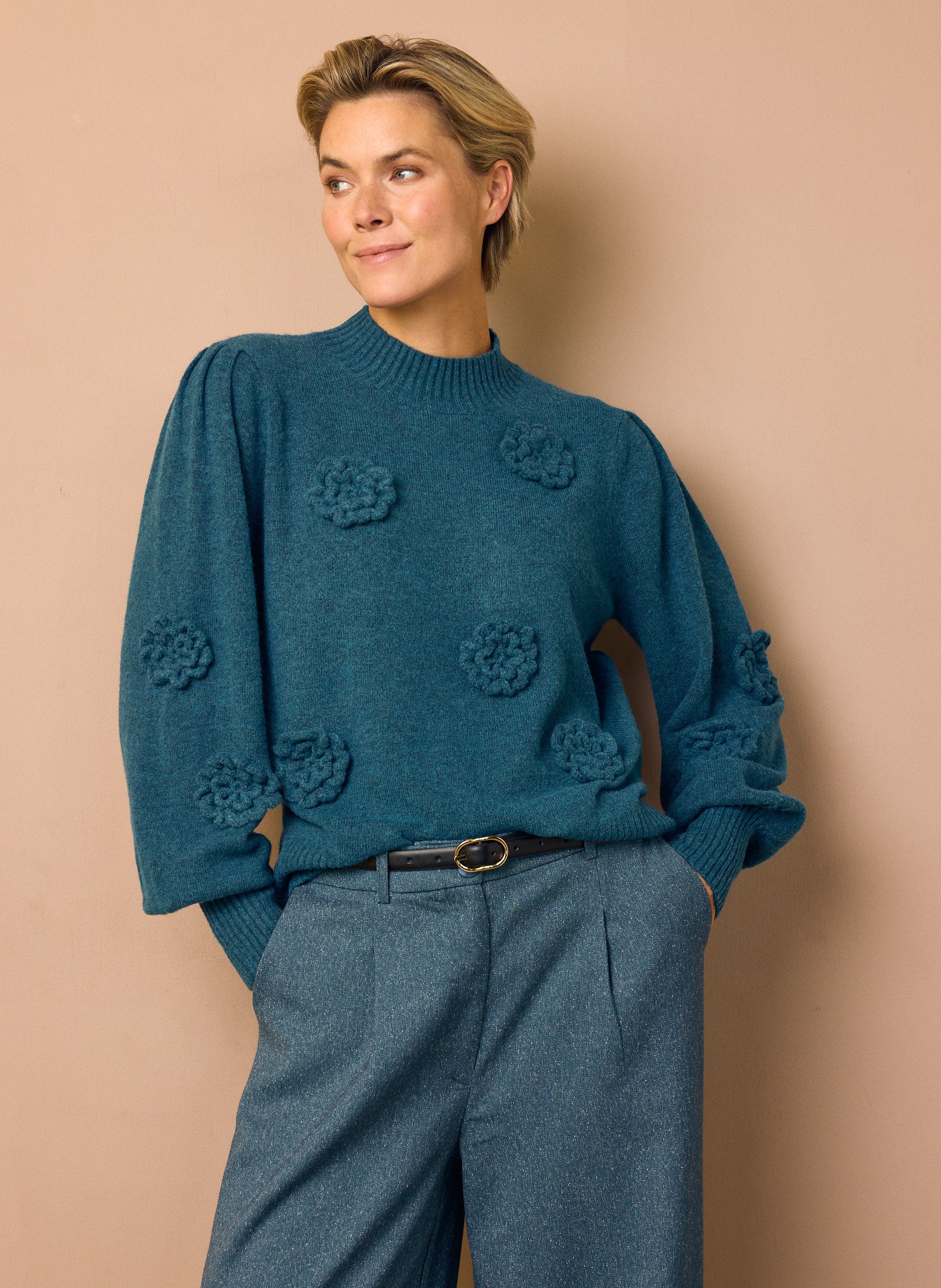 Norah Blauwe gebreide trui met bloemen petrol blue 217635-495