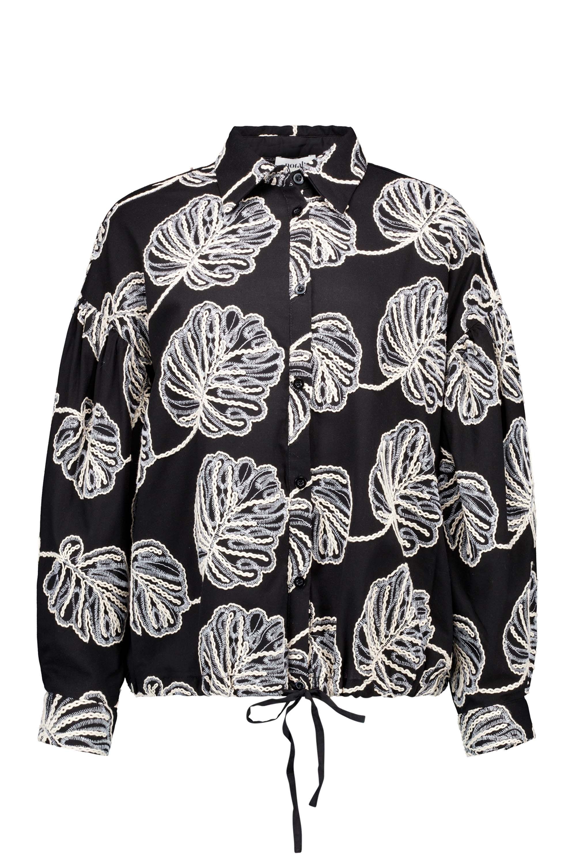 Norah Zwarte blouse met bladprint en trekkoord black/ecru 217649-041-34 Norah Zwarte blouse met bladprint en trekkoord black/ecru 217649-041-34