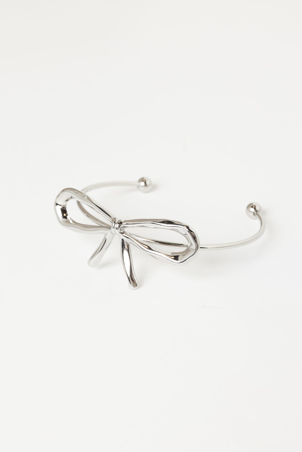 Norah Zilverkleurige armband met strik silver 217694-099-ONE