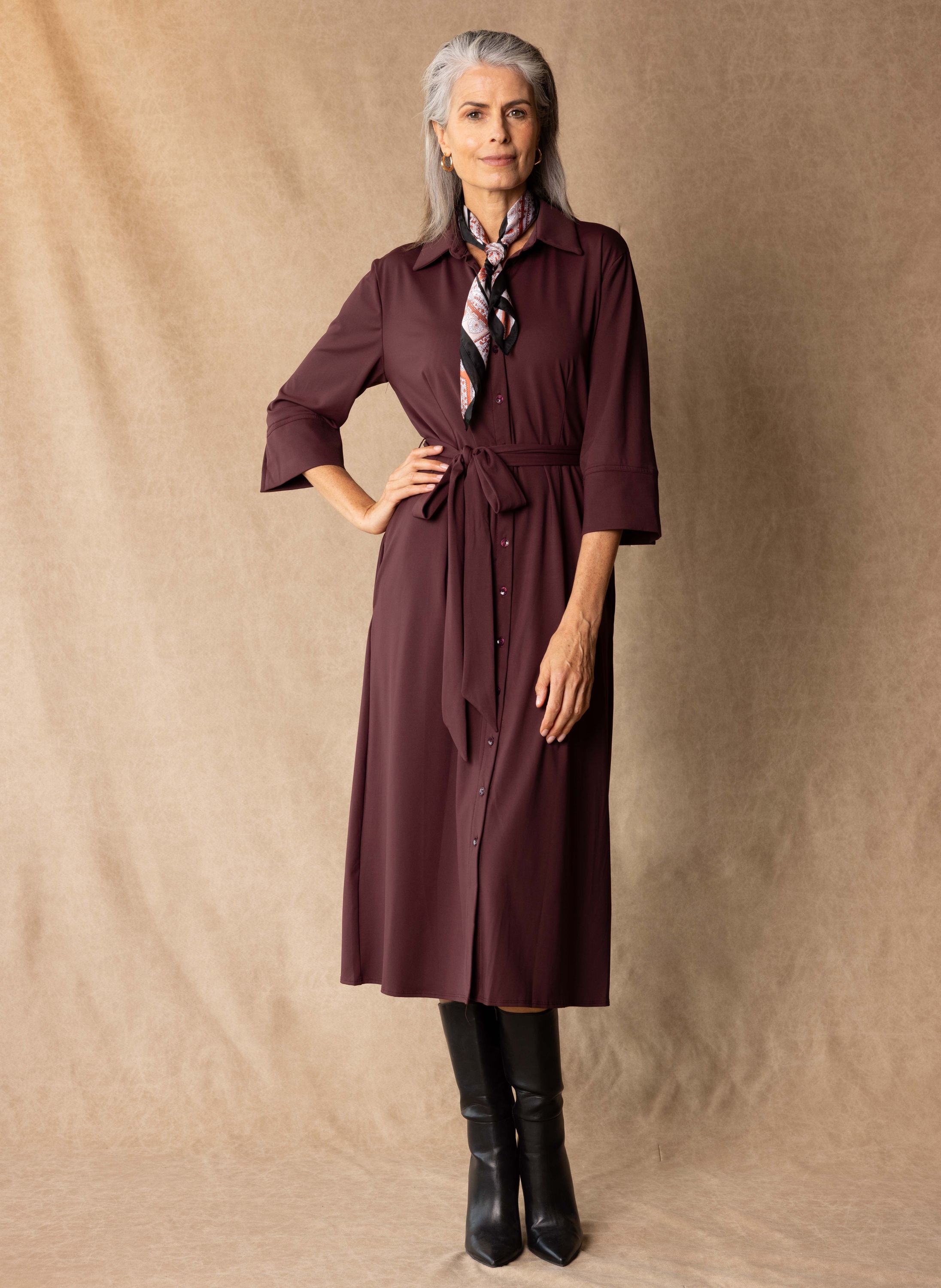 Norah Bordeauxrode midi jurk met ceintuur bordeaux 217733-696-44