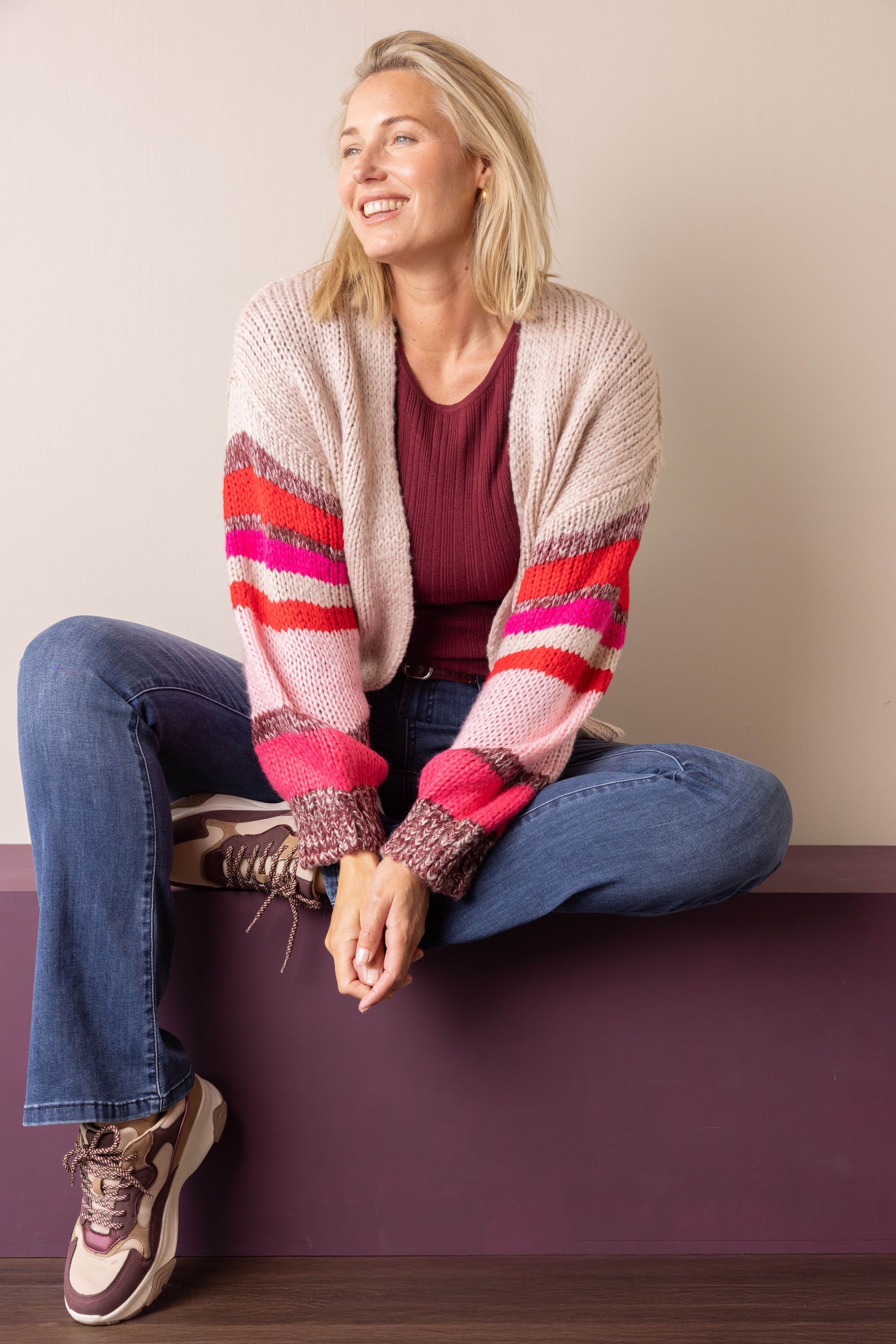 Norah Gebreid vest met gekleurde strepen pink multicolor 217772-920-34 Norah Gebreid vest met gekleurde strepen pink multicolor 217772-920-34