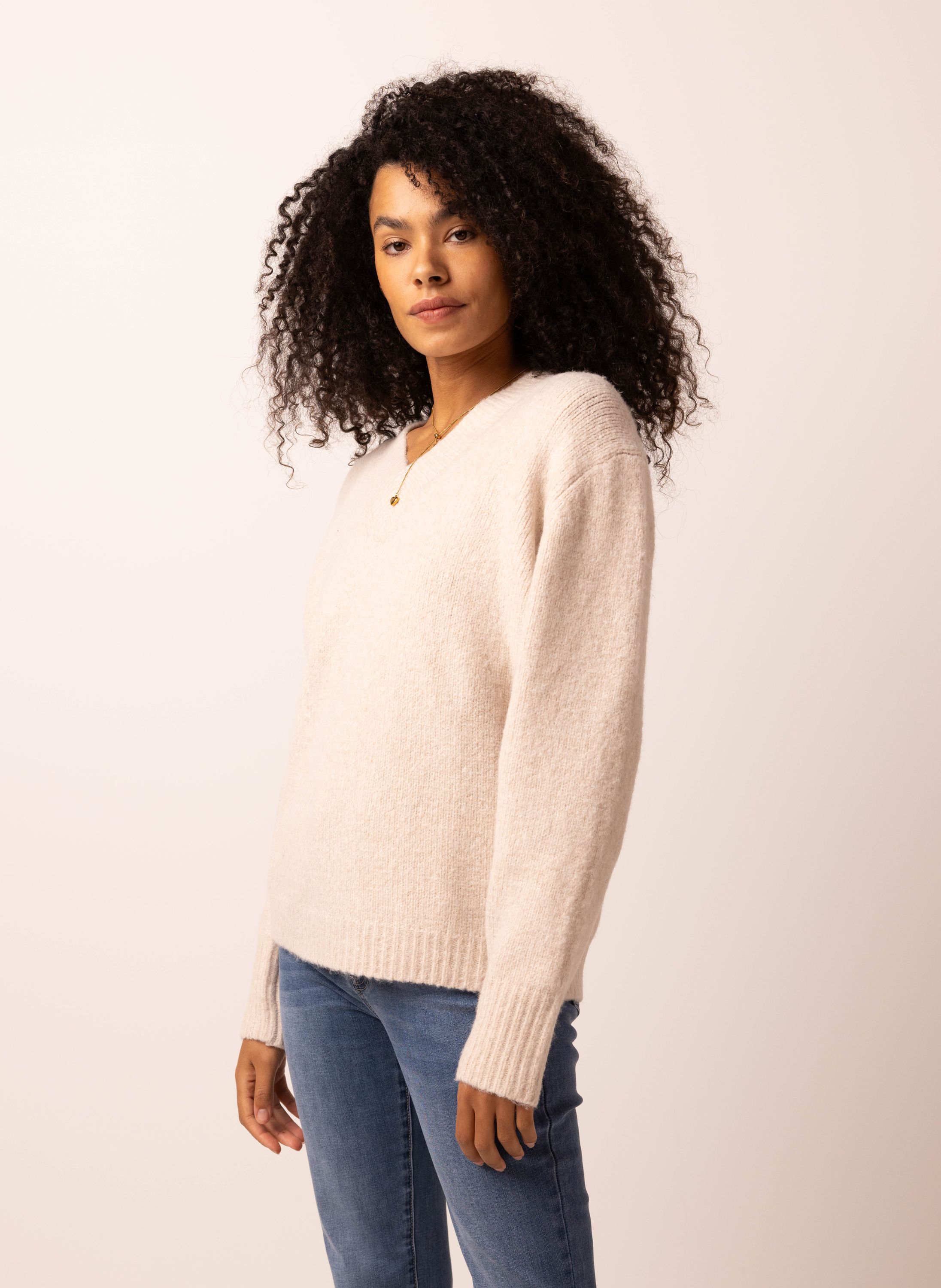 Norah Zandkleurige gebreide trui met V-hals light sand 217911-111-40