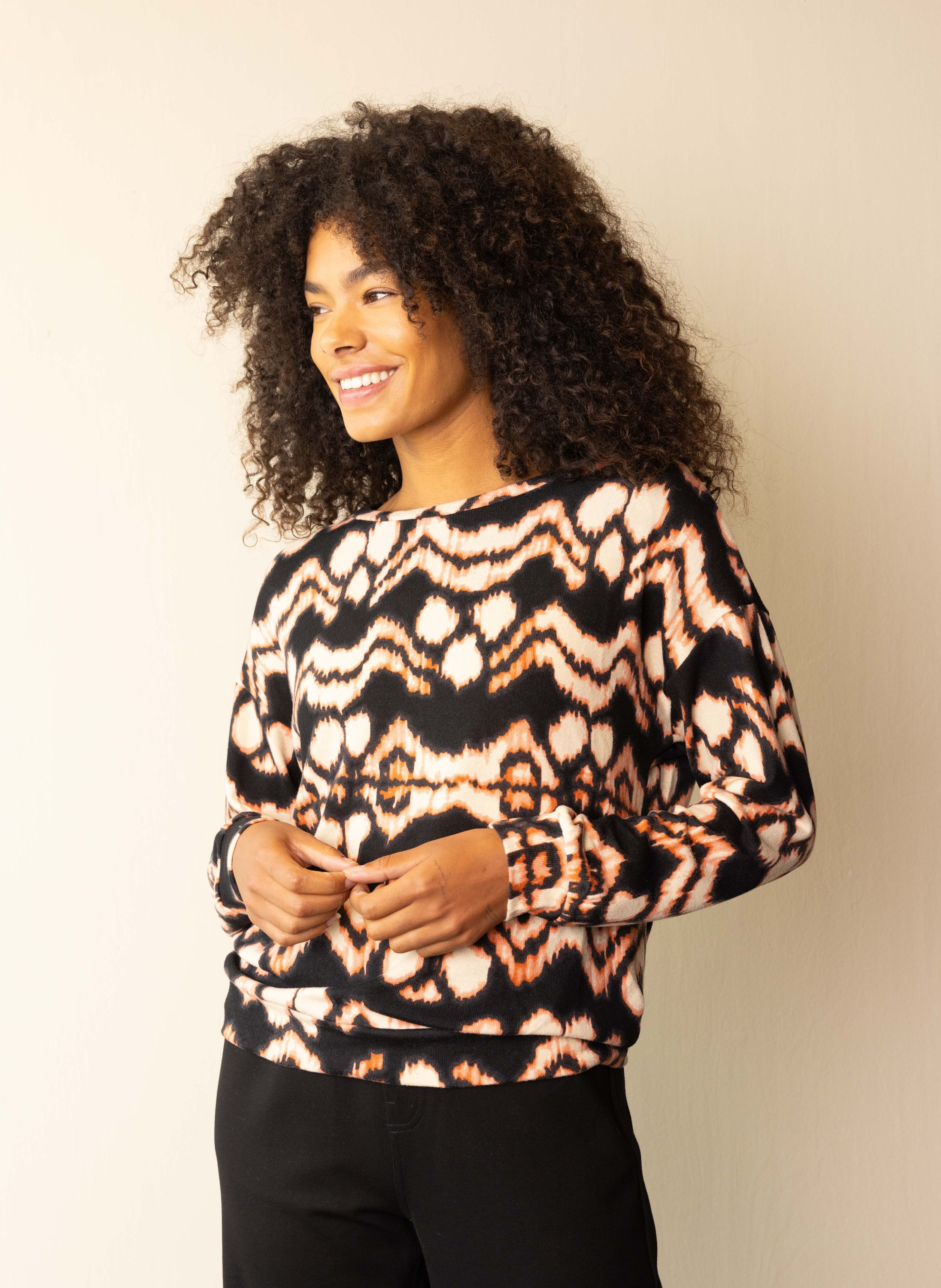 Norah Zwarte trui met lichtroze dessin salmon multicolor 217918-919-48
