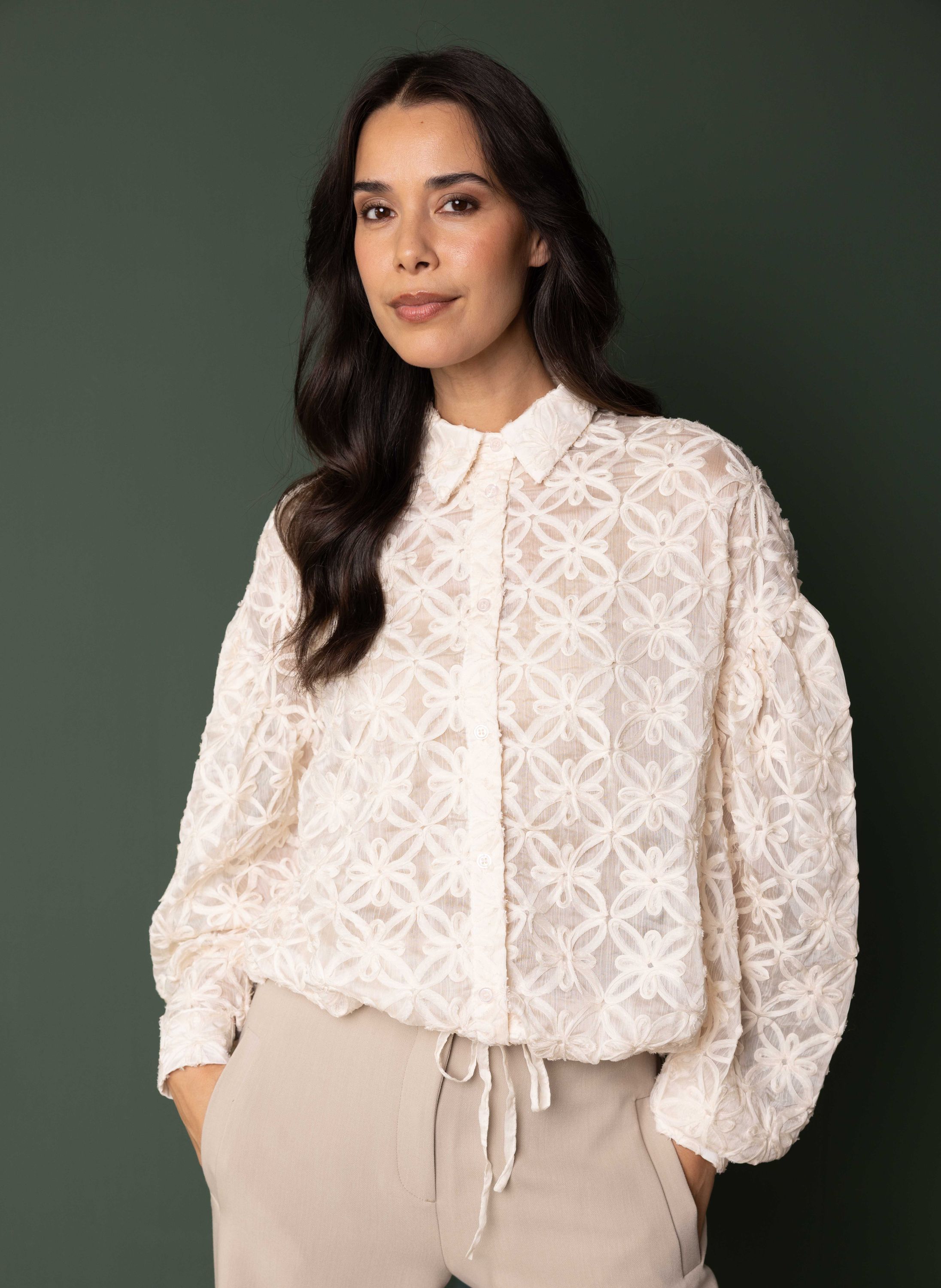 Norah Ecru mesh blouse met bloemen ecru 217924-102-36