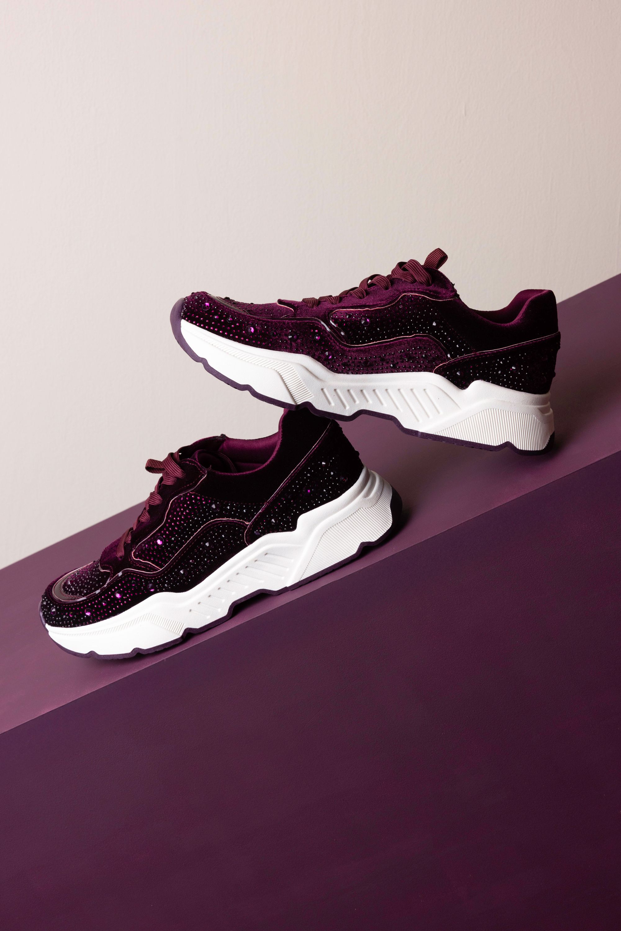 Norah Bordeauxrode sneaker met steentjes bordeaux 217926-696-41