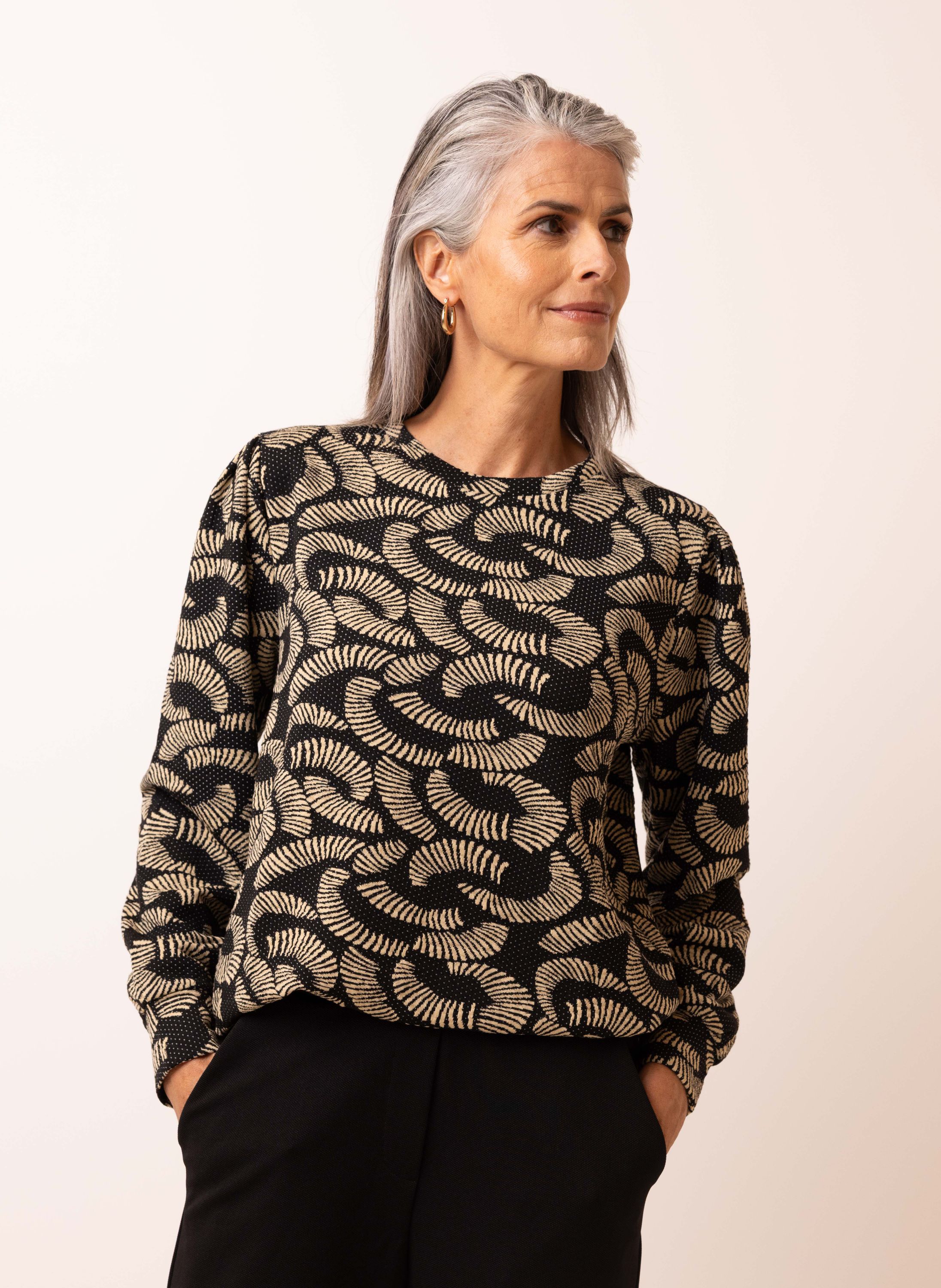 Norah Zwarte sweater met zandkleurig dessin black/sand 217970-030-44