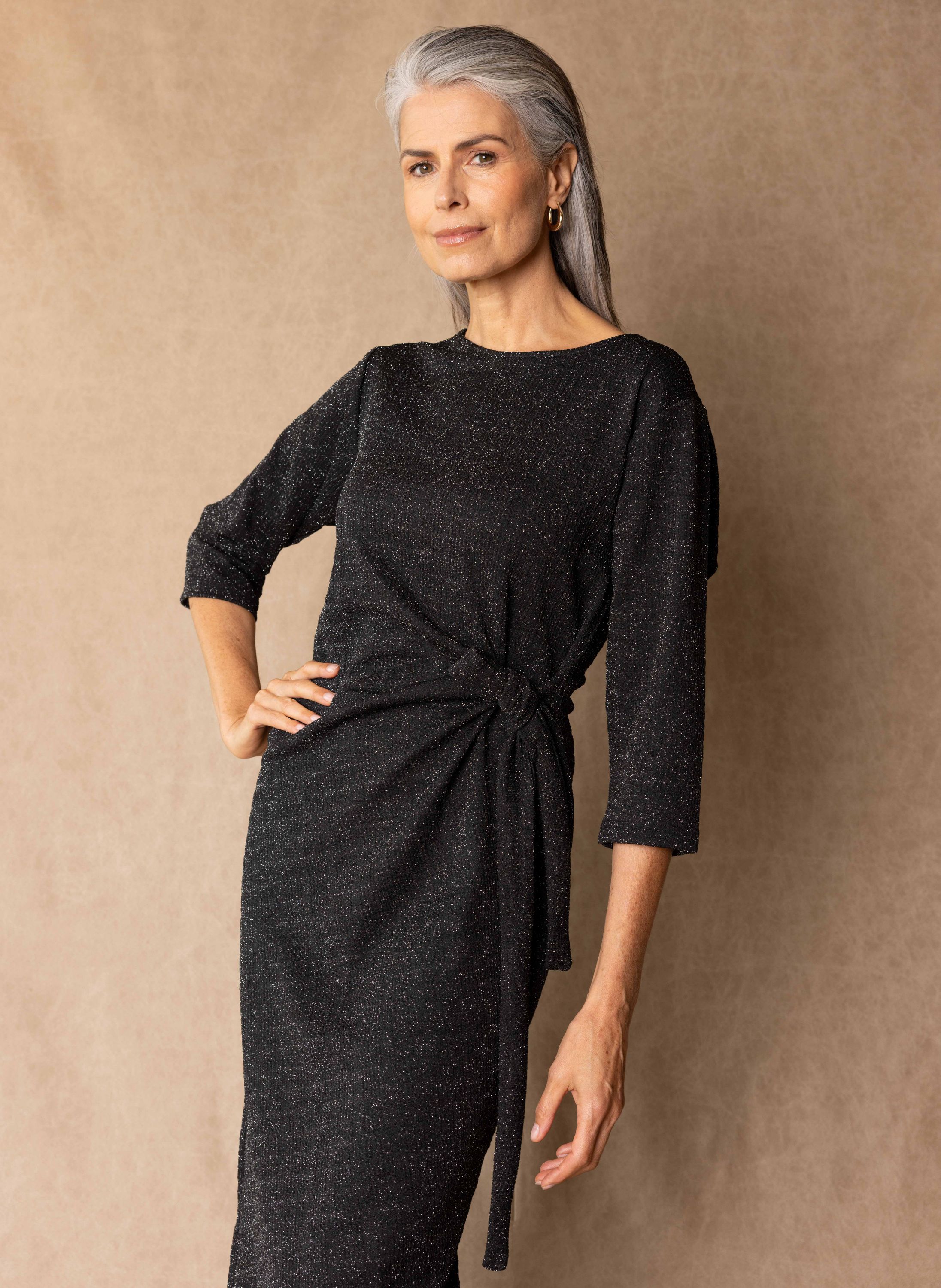 Norah Zwarte midi jurk met zilverkleurige glans black/silver 217974-043-36